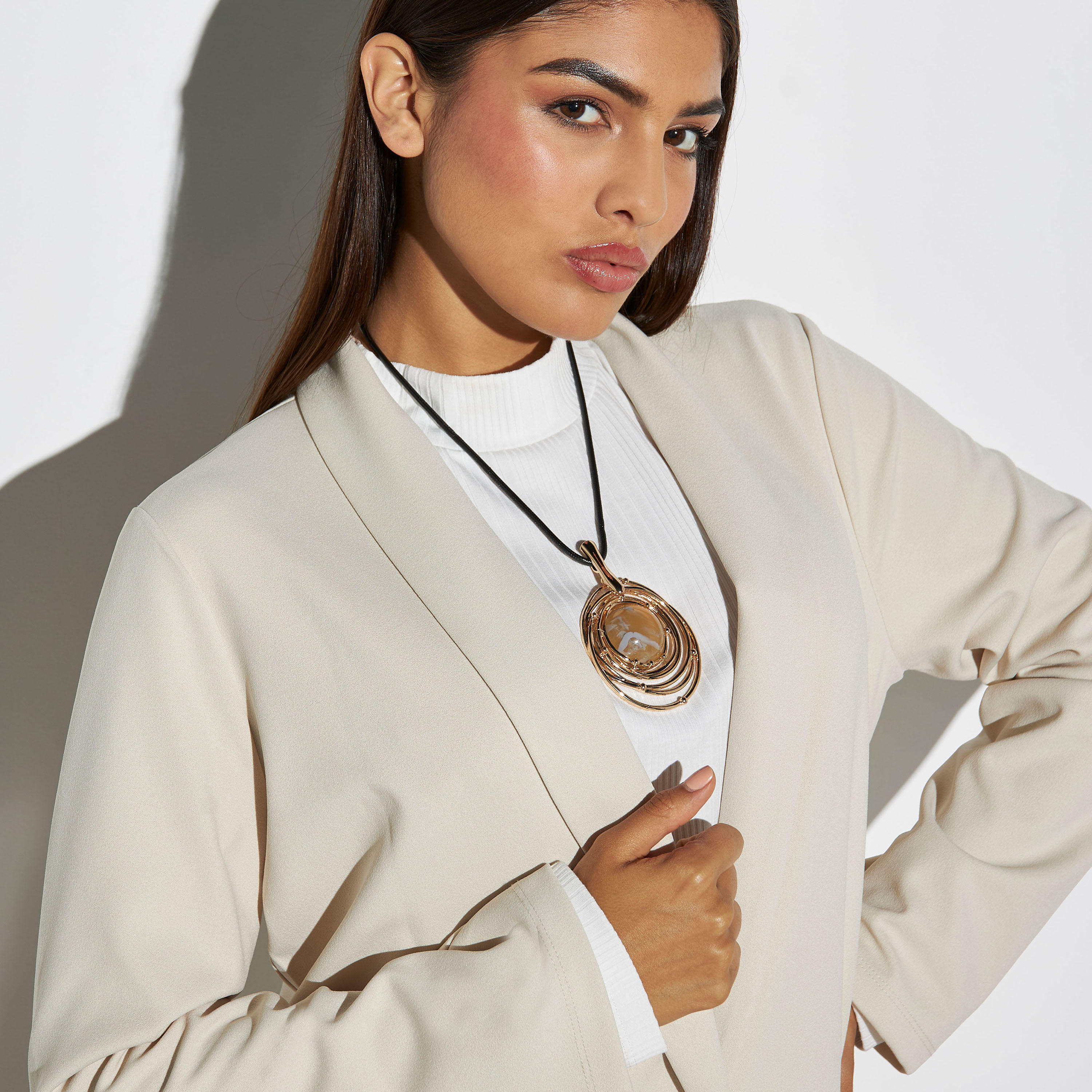 قلادة متعددة الطبقات بدلاية مزينة ومشبك إغلاق-women-watchesandjewellery-jewellery-necklacesandpendants-image-2