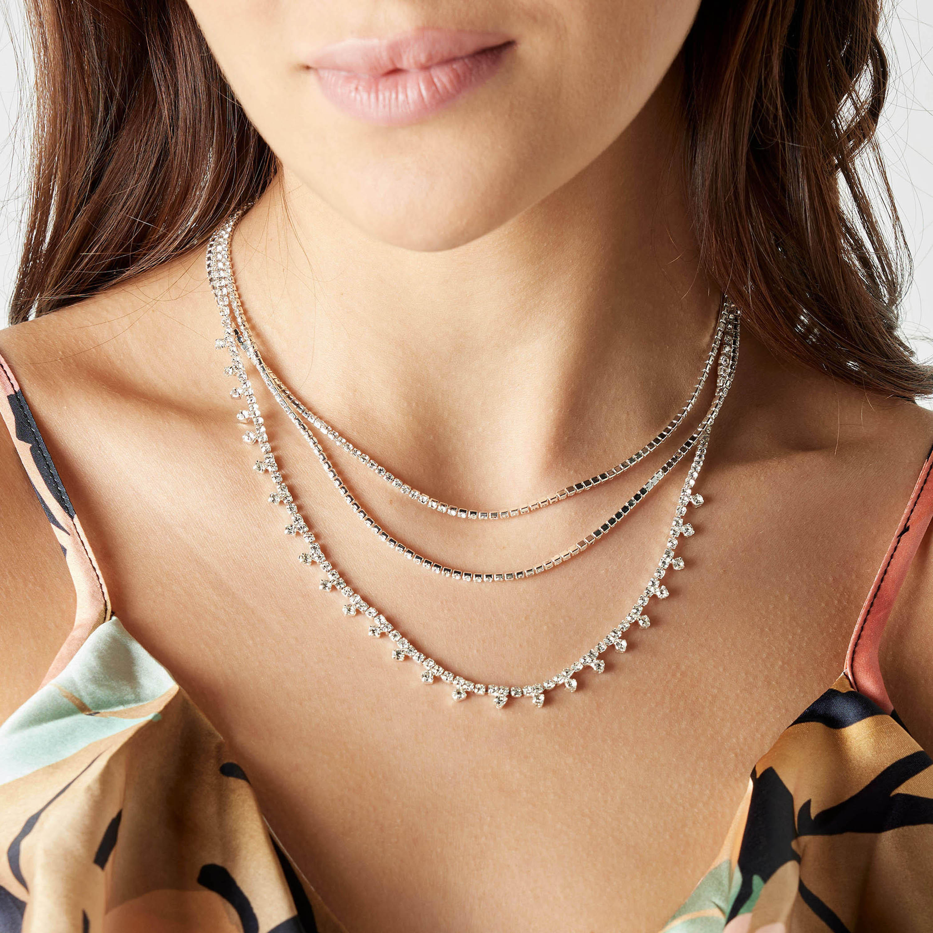 قلادة متعدّدة الطبقات مزيّنة بمشبك إغلاق-women-watchesandjewellery-jewellery-necklacesandpendants-image-2