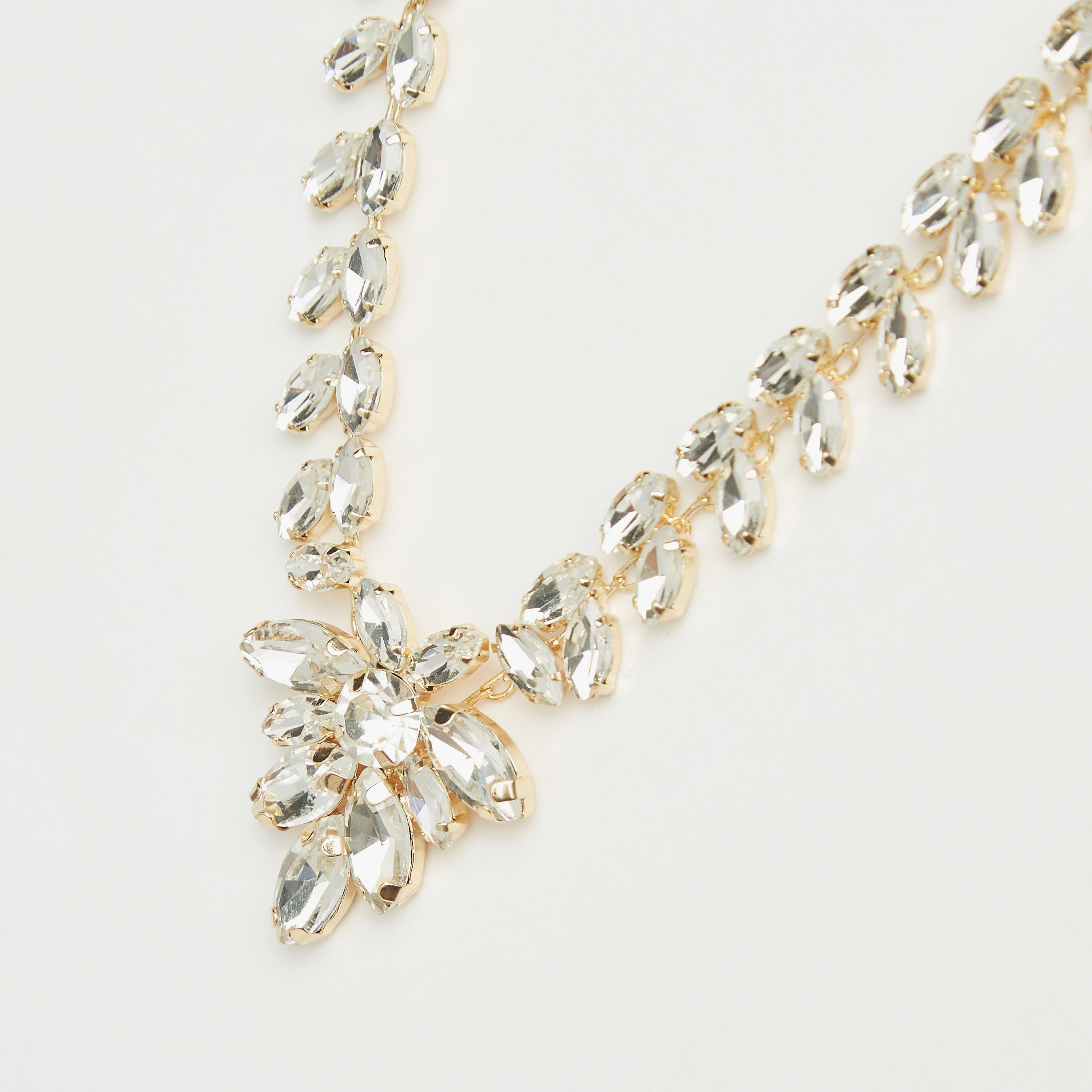 قلادة مزيّنة بمشبك إغلاق-women-watchesandjewellery-jewellery-necklacesandpendants-image-3