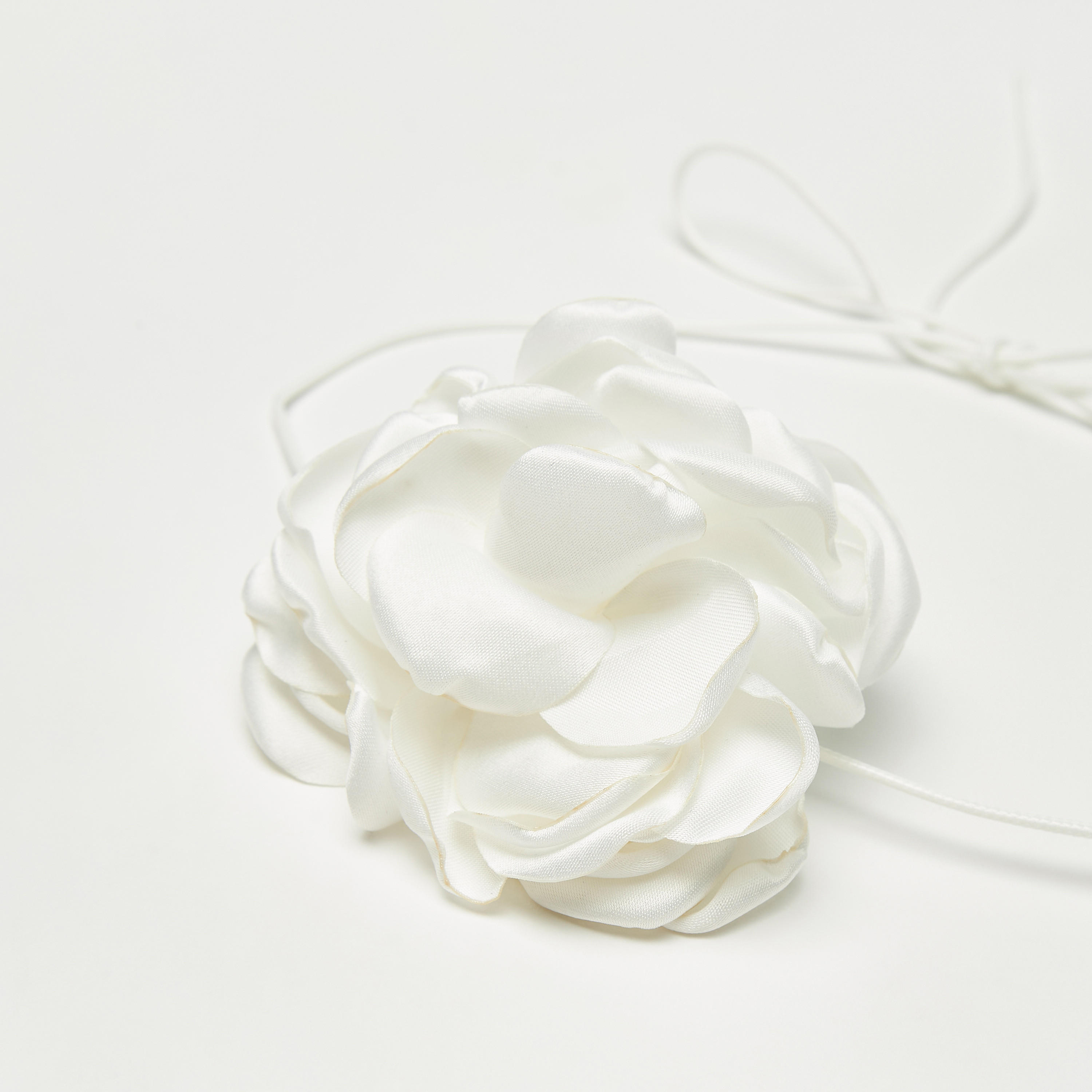 Flower Accent Choker Necklace-women-watchesandjewellery-jewellery-necklacesandpendants-image-3