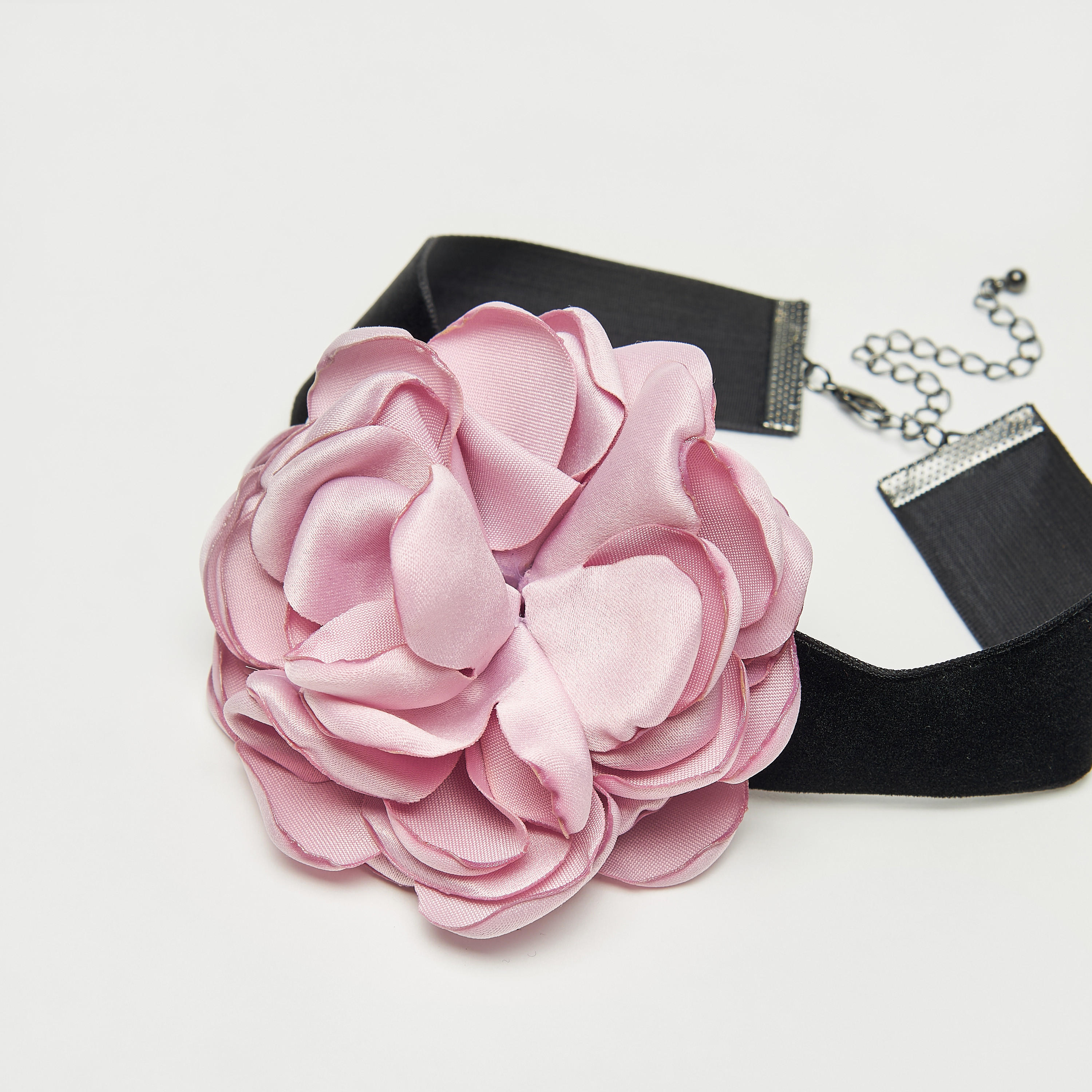 قلادة تشوكر مزيّنة باللؤلؤ بمشبك إغلاق-women-watchesandjewellery-jewellery-necklacesandpendants-image-3