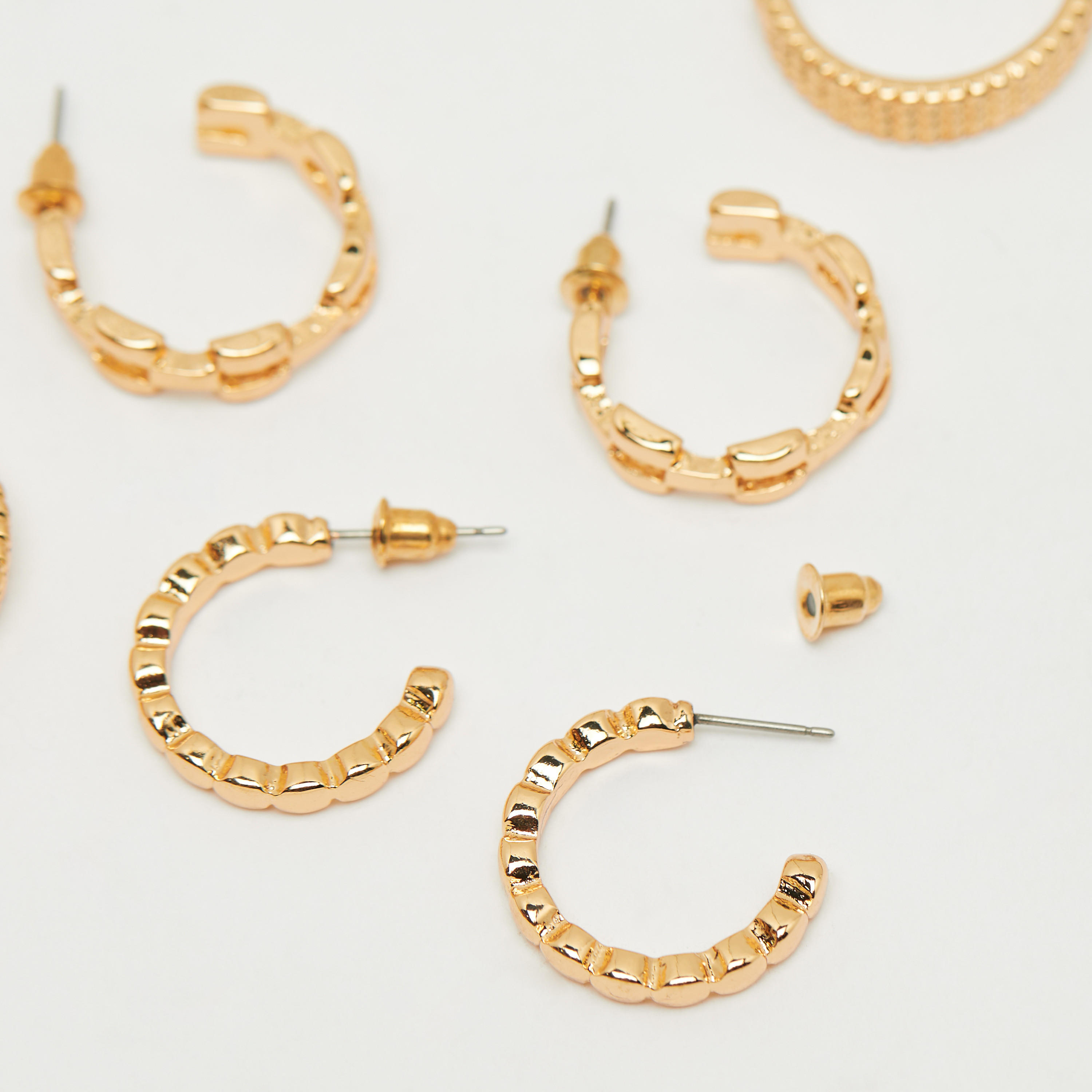 أقراط بارزة الملمس بمكبس إغلاق خلفي - طقم 3 أزواج-women-watchesandjewellery-jewellery-earrings-image-4