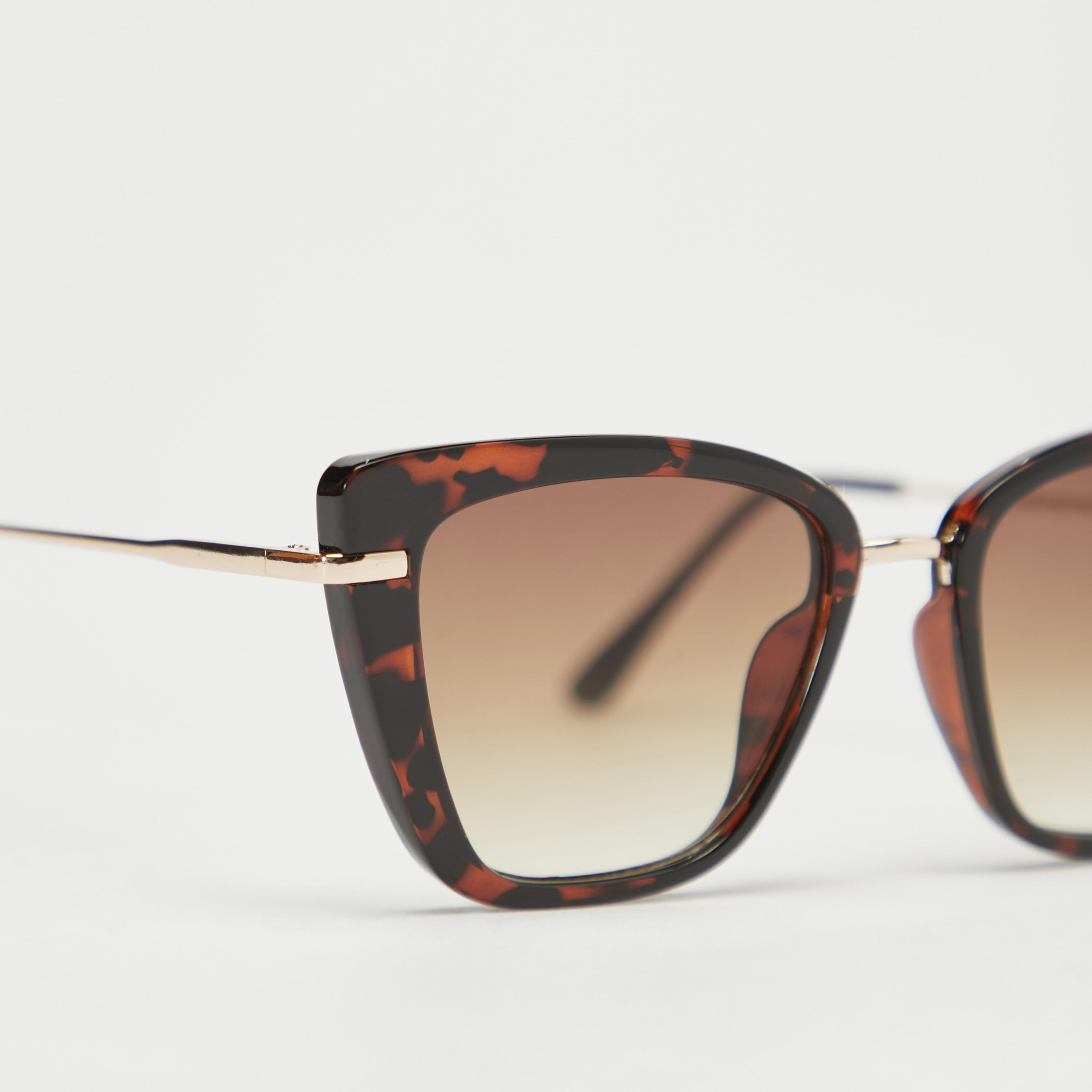 Solid Full Rim Tinted Oversized Cat Eye Sunglasses with Nose Pads-women-sunglasses-image-4
