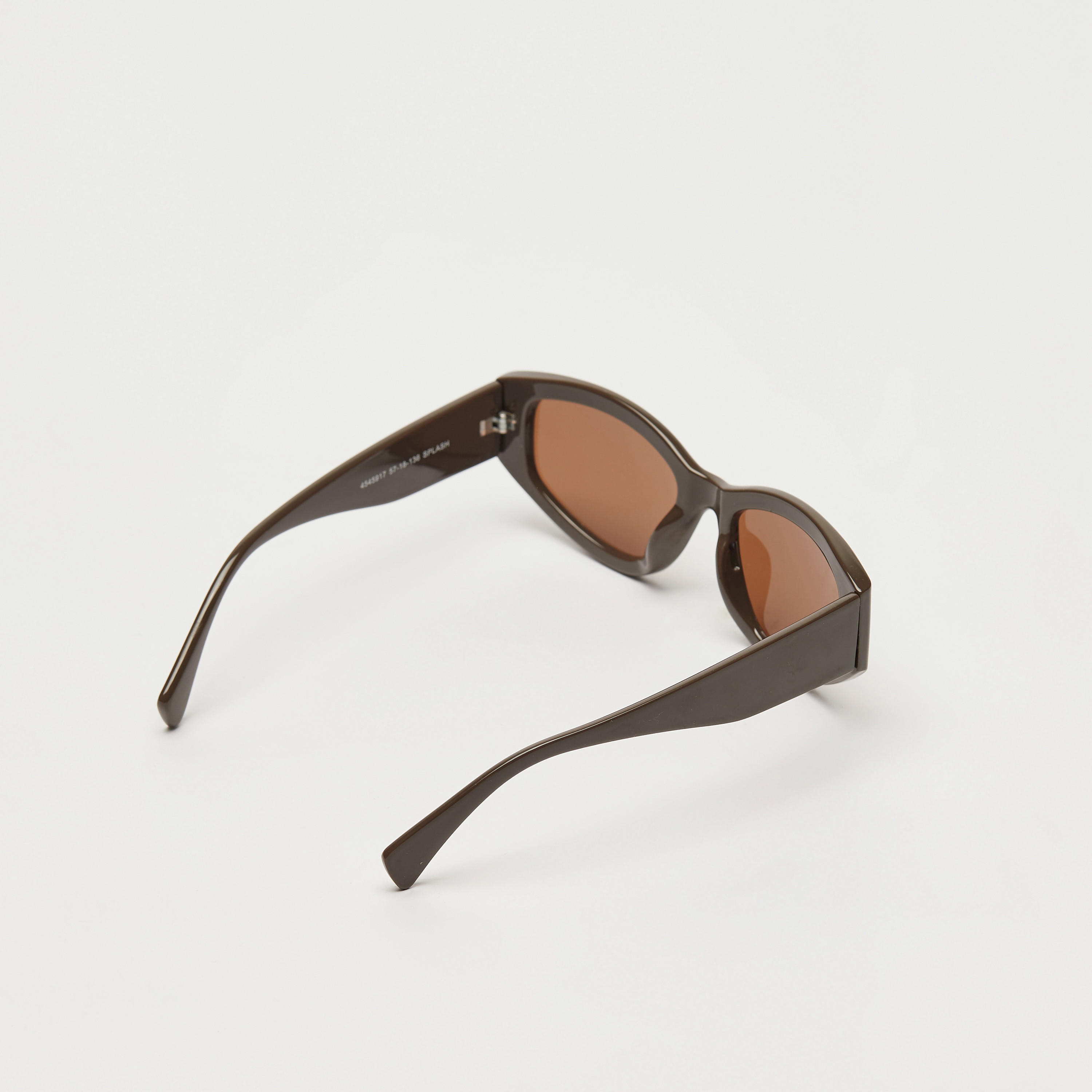 نظّارة شمسيّة شيلد ملونة بإطار كامل ووسادات أنف-women-sunglasses-image-3