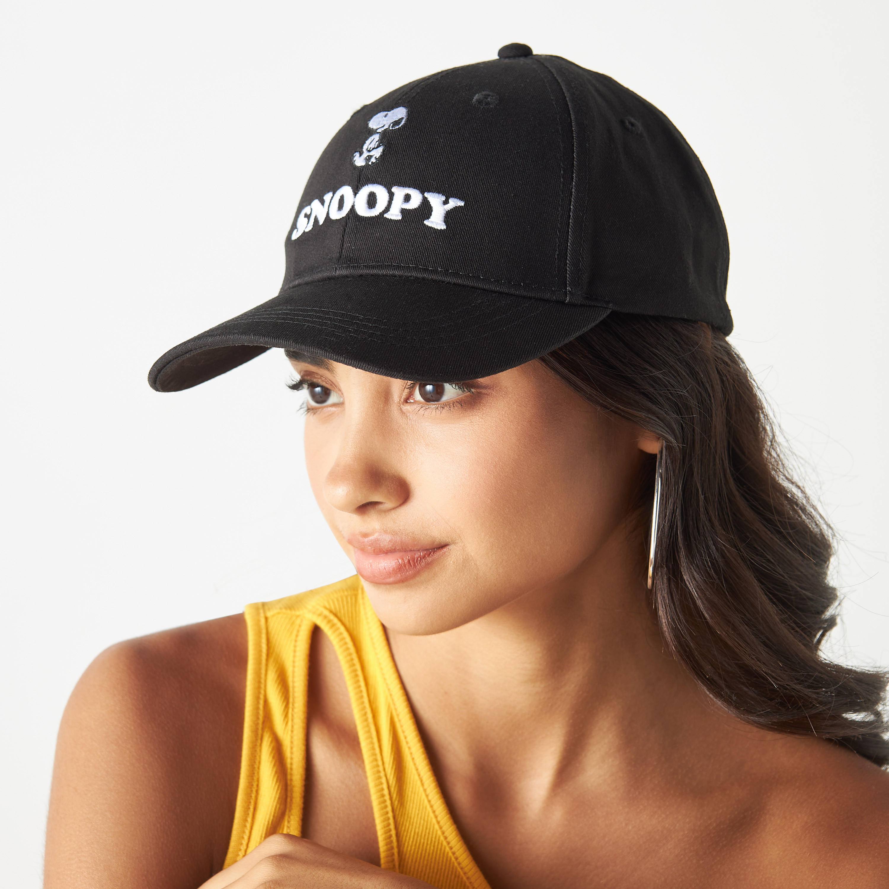 كاب بشريط إغلاق وتطريز سنوبي-women-clothingaccessories-capsandhats-image-4