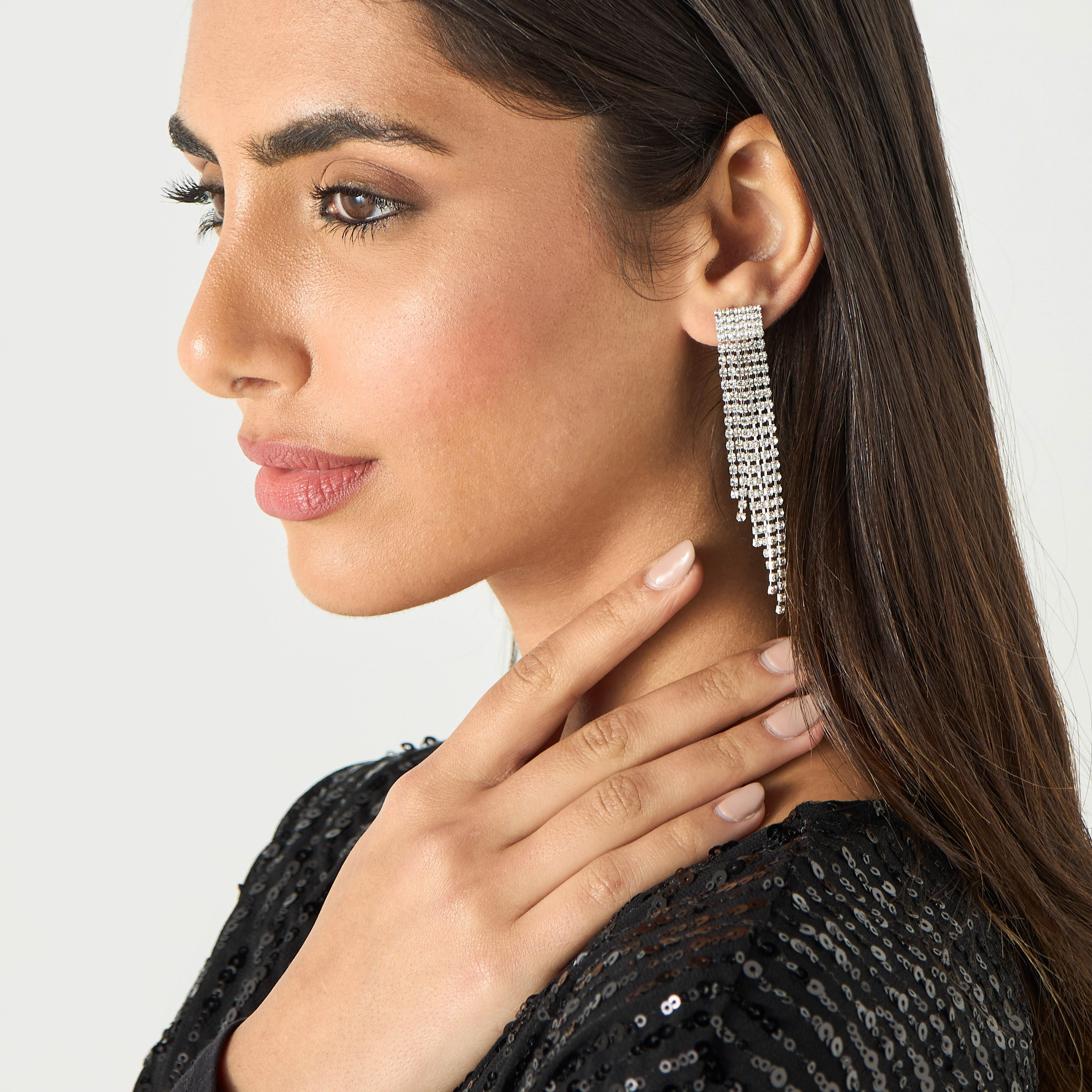 حلق طوق مزيّن بمكبس إغلاق خلفي-women-watchesandjewellery-jewellery-earrings-image-2