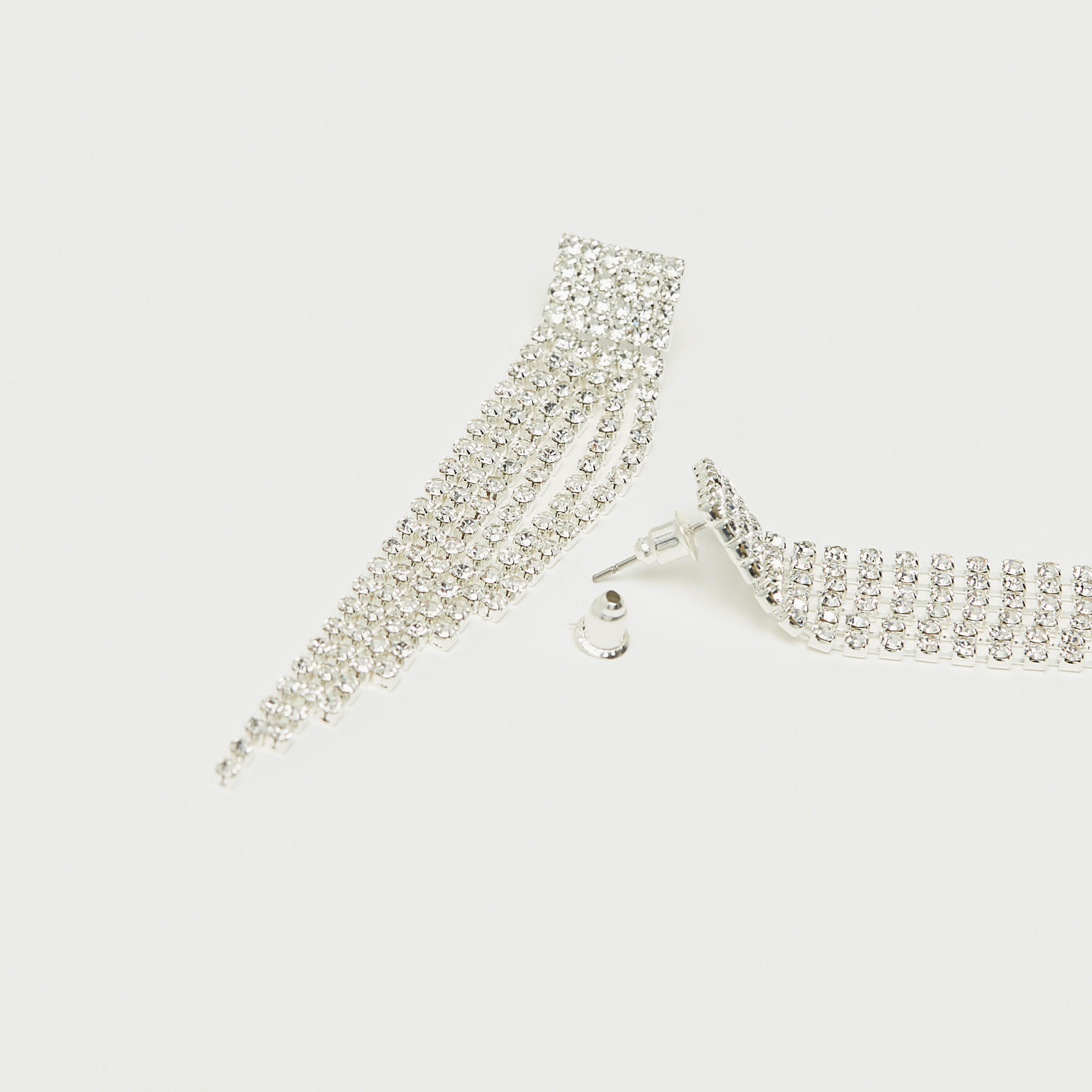 حلق طوق مزيّن بمكبس إغلاق خلفي-women-watchesandjewellery-jewellery-earrings-image-4