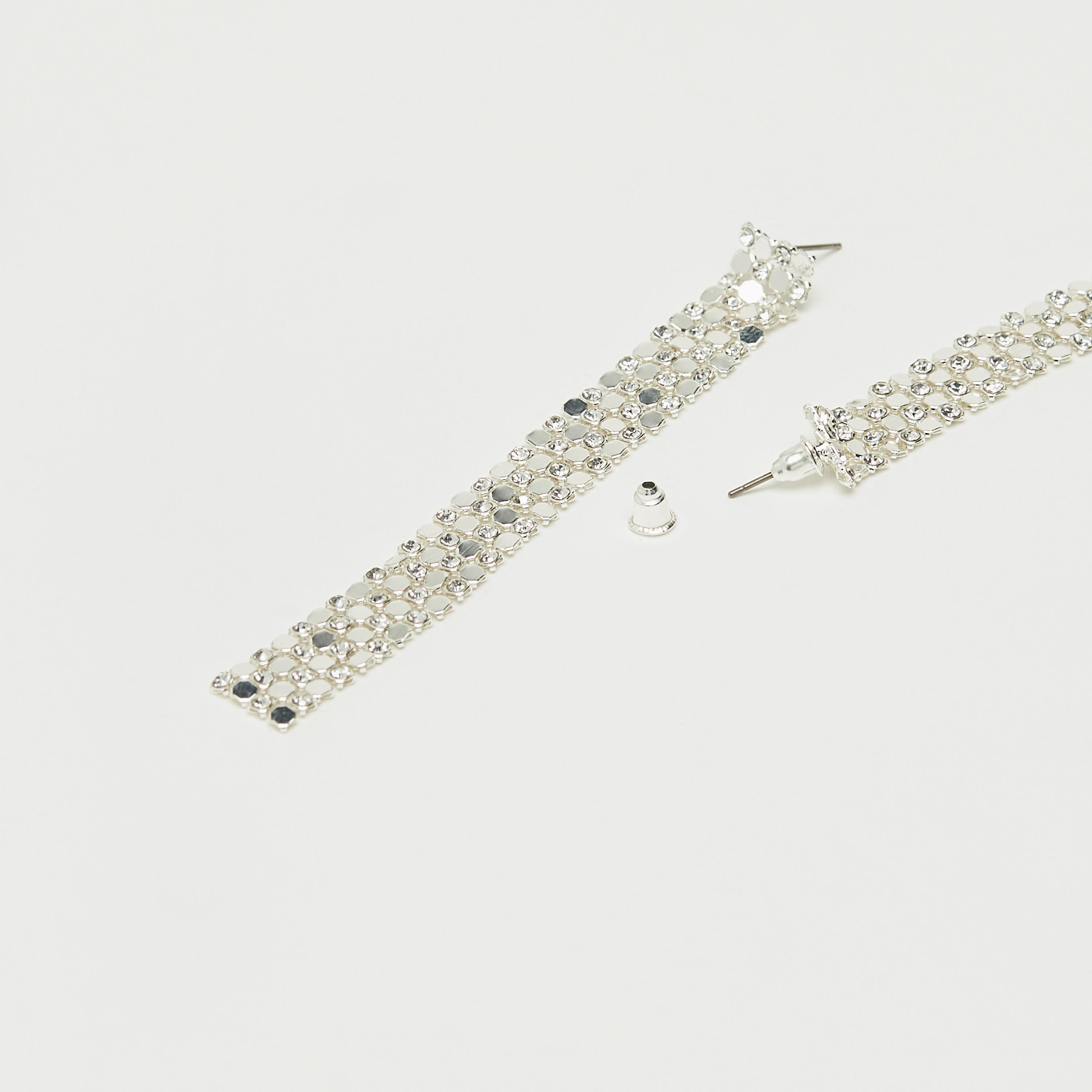 حلق طوق مزيّن بمكبس إغلاق خلفي-women-watchesandjewellery-jewellery-earrings-image-1
