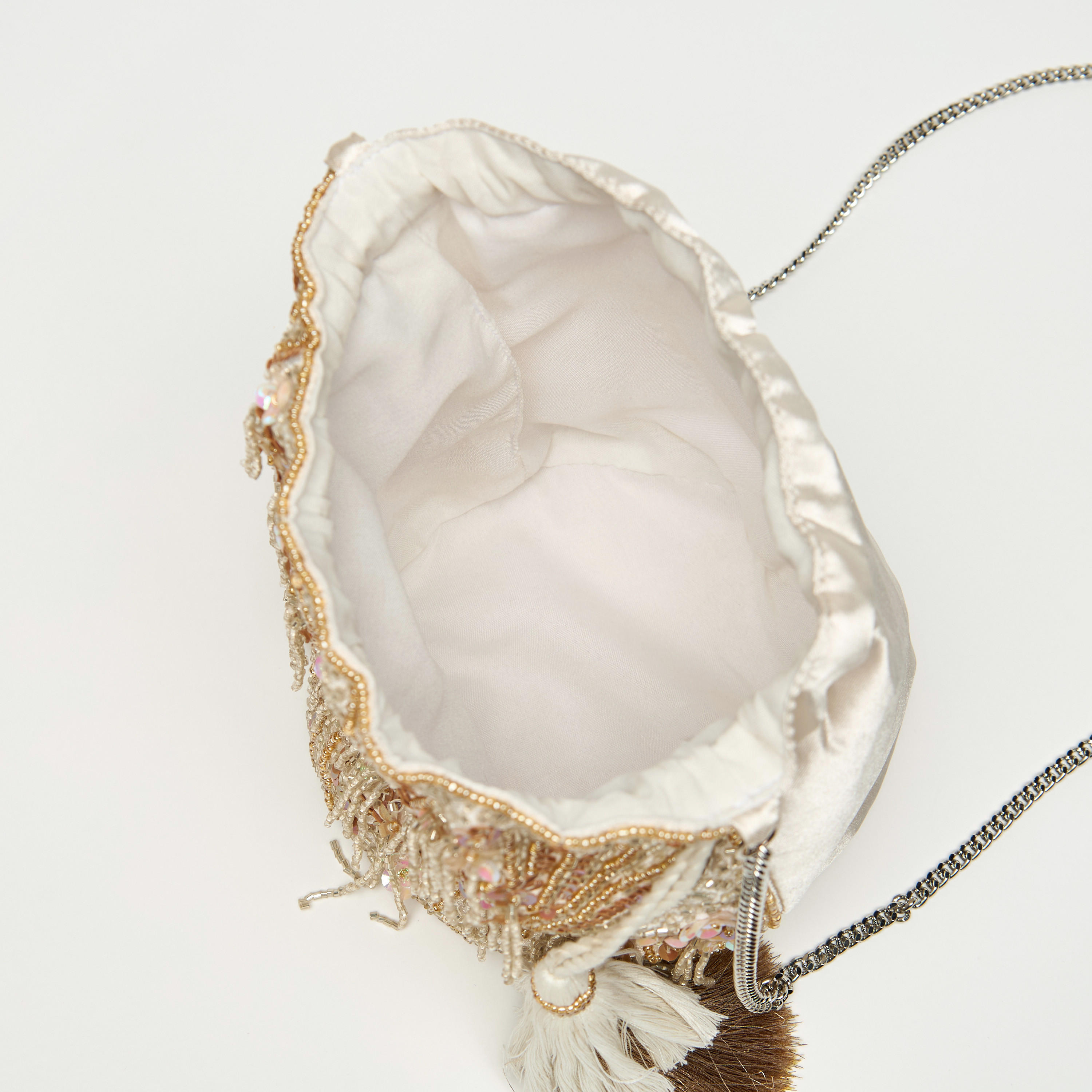 شنطة دلو مزيّنة بحزام سلسلة ورباط إغلاق-women-bagsandwallets-handbags-image-5