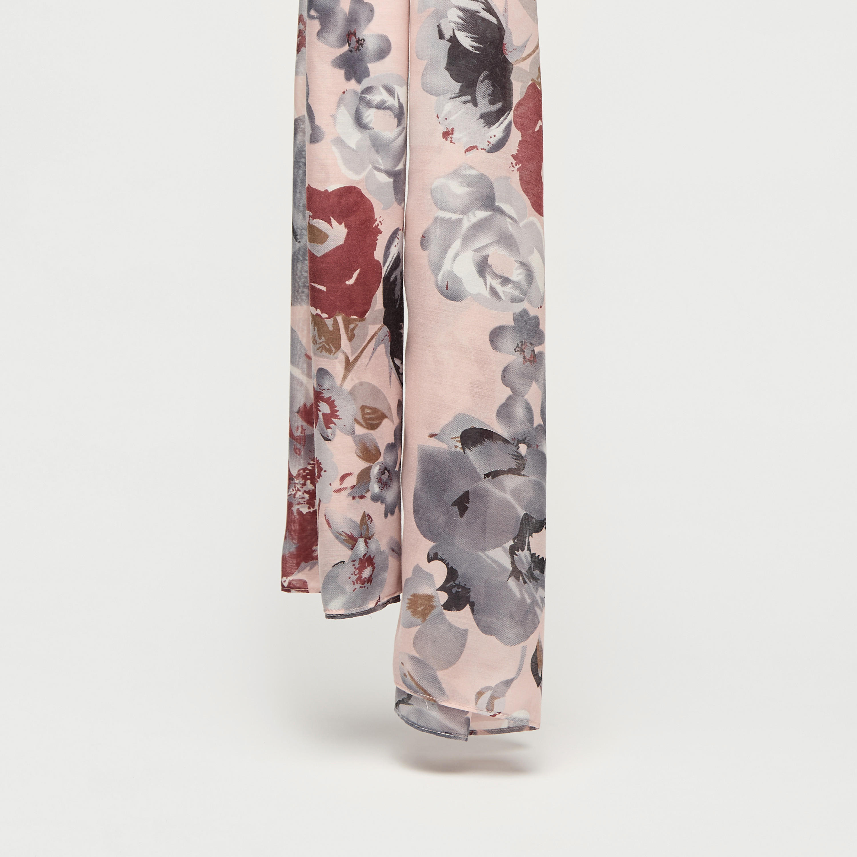 وشاح بطبعات أزهار-women-clothingaccessories-scarves-image-1