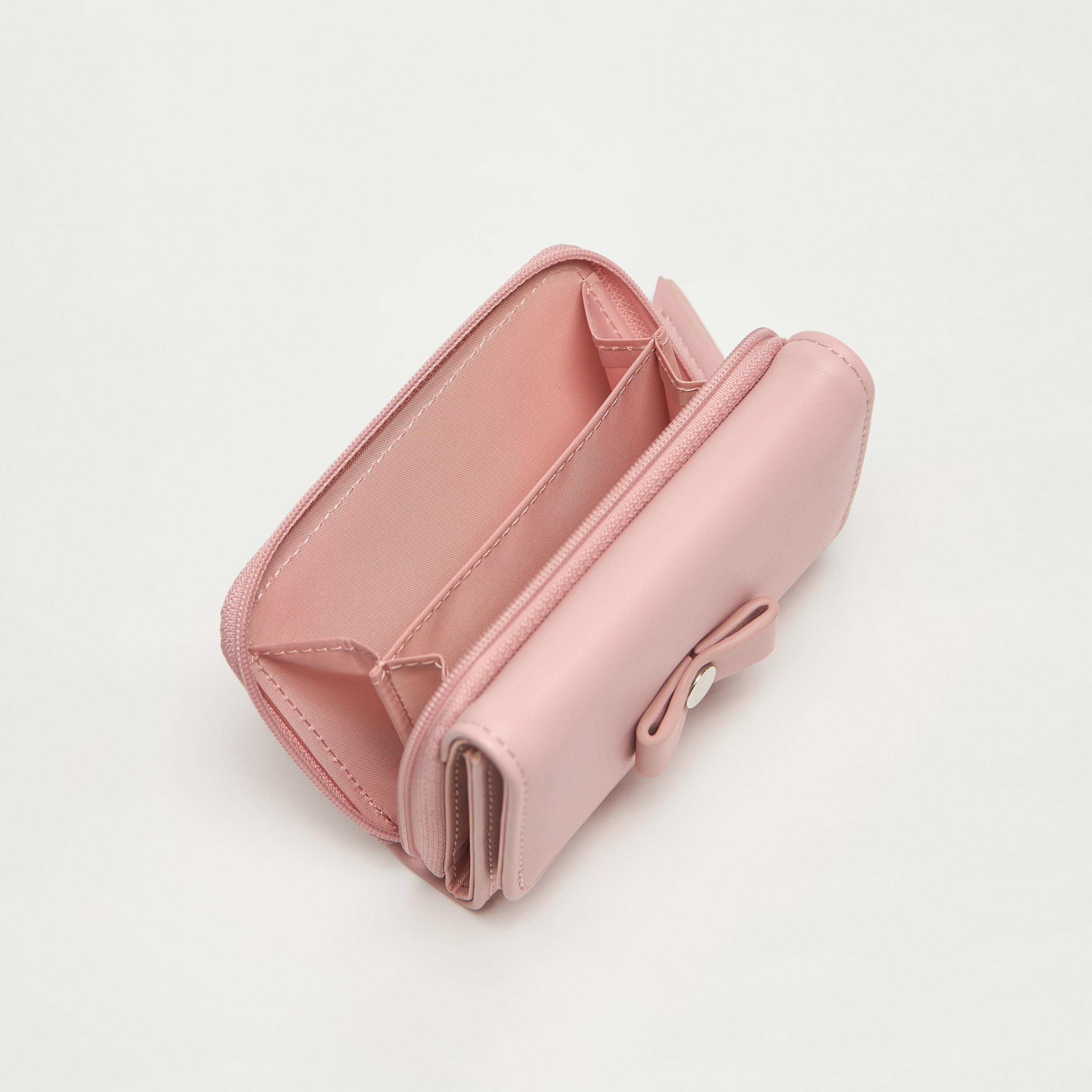 محفظة بارزة الملمس مع زر كبس للإغلاق وتفاصيل فيونكة-women-bagsandwallets-wallets-image-14