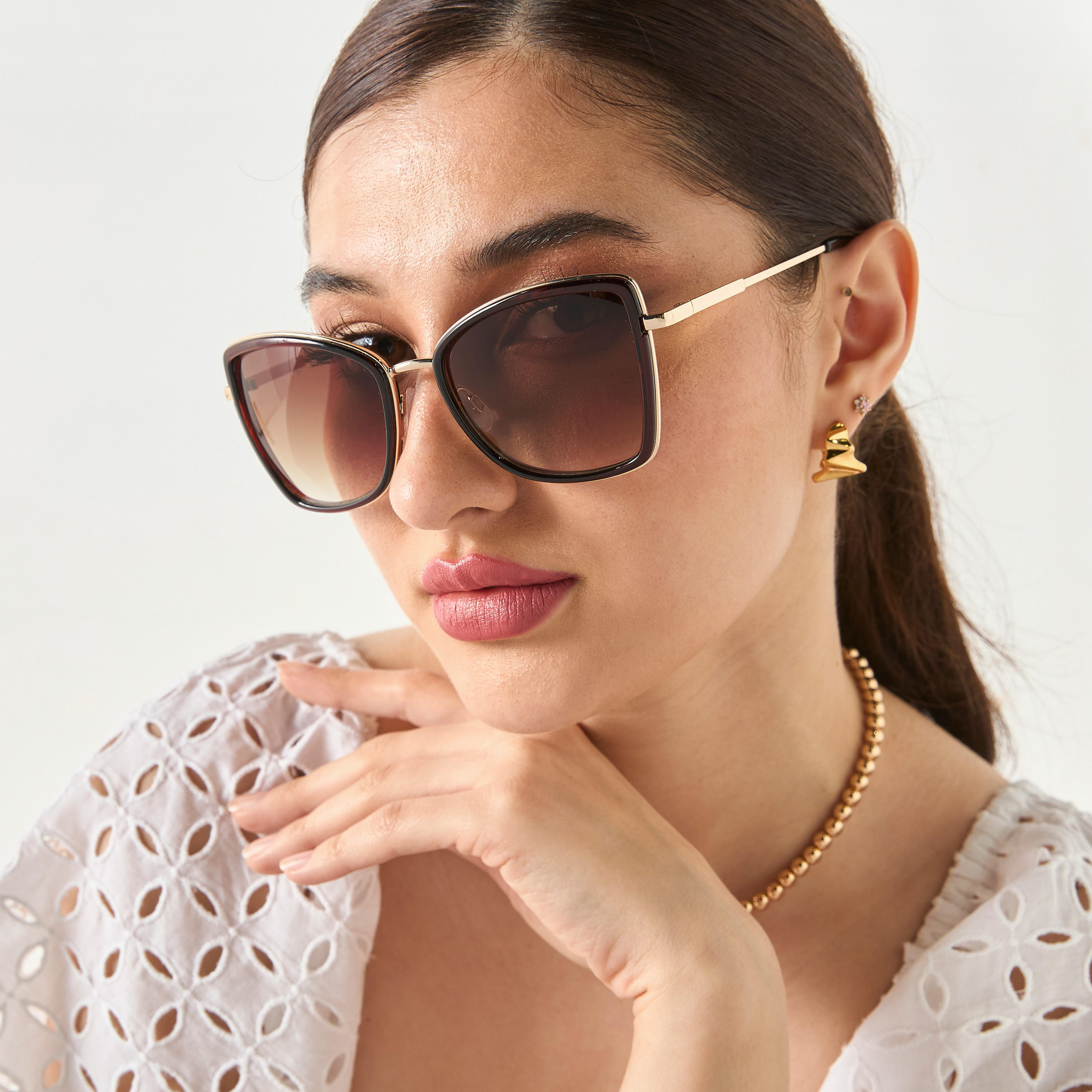نظّارة شمسيّة بإطار كامل وعدسات ملوّنة ووسادات أنف-women-sunglasses-image-2