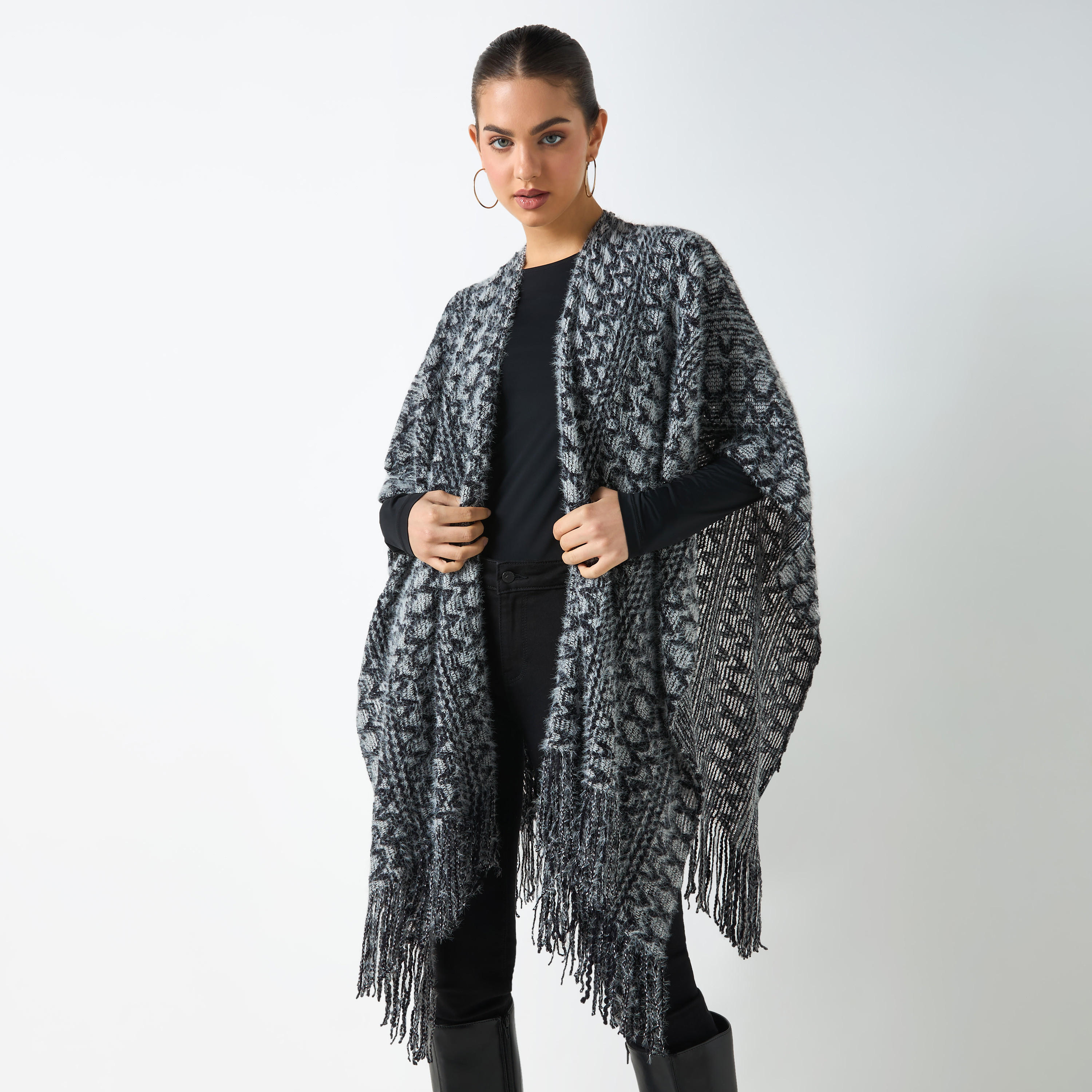 وشاح بارز الملمس بشُرّابات-women-clothingaccessories-scarves-image-2