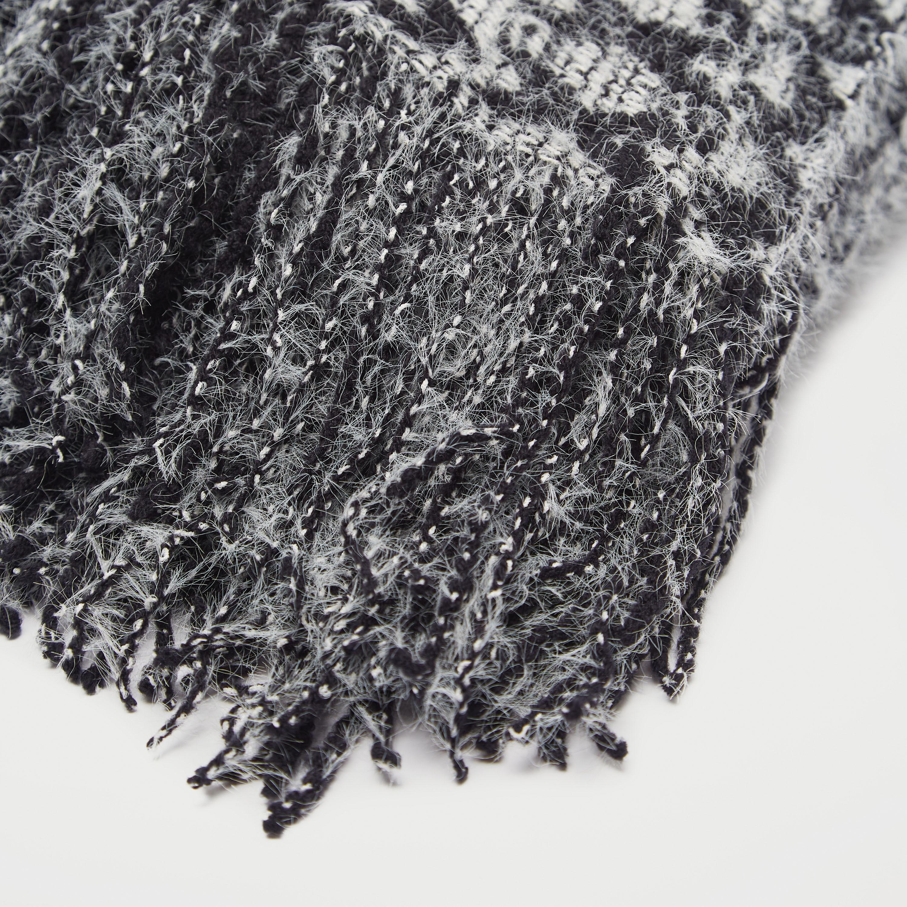 وشاح بارز الملمس بشُرّابات-women-clothingaccessories-scarves-image-4