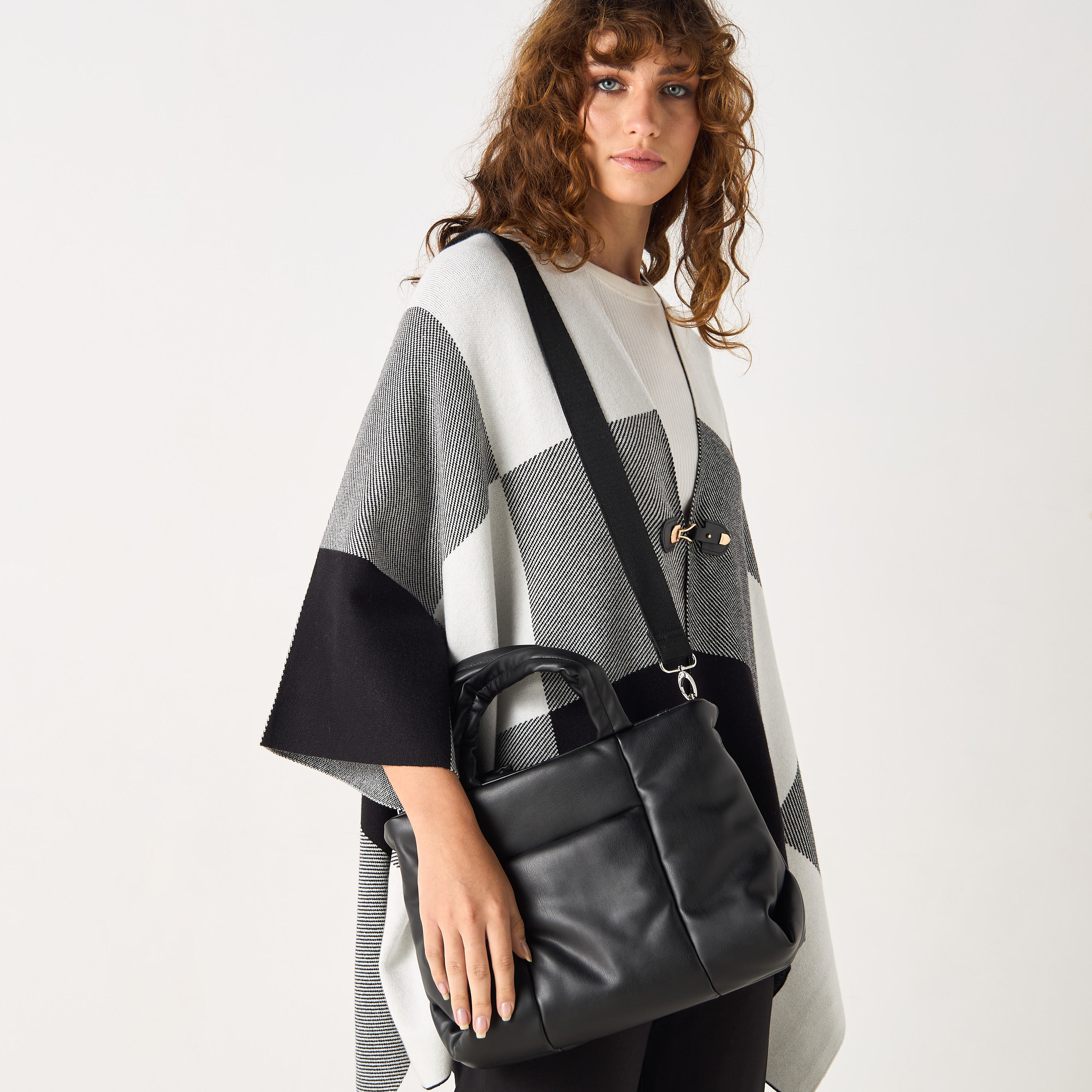 شنطة كروس بودي مبطّنة بحزام قابل للتّعديل وسحّاب إغلاق-women-bagsandwallets-handbags-image-2