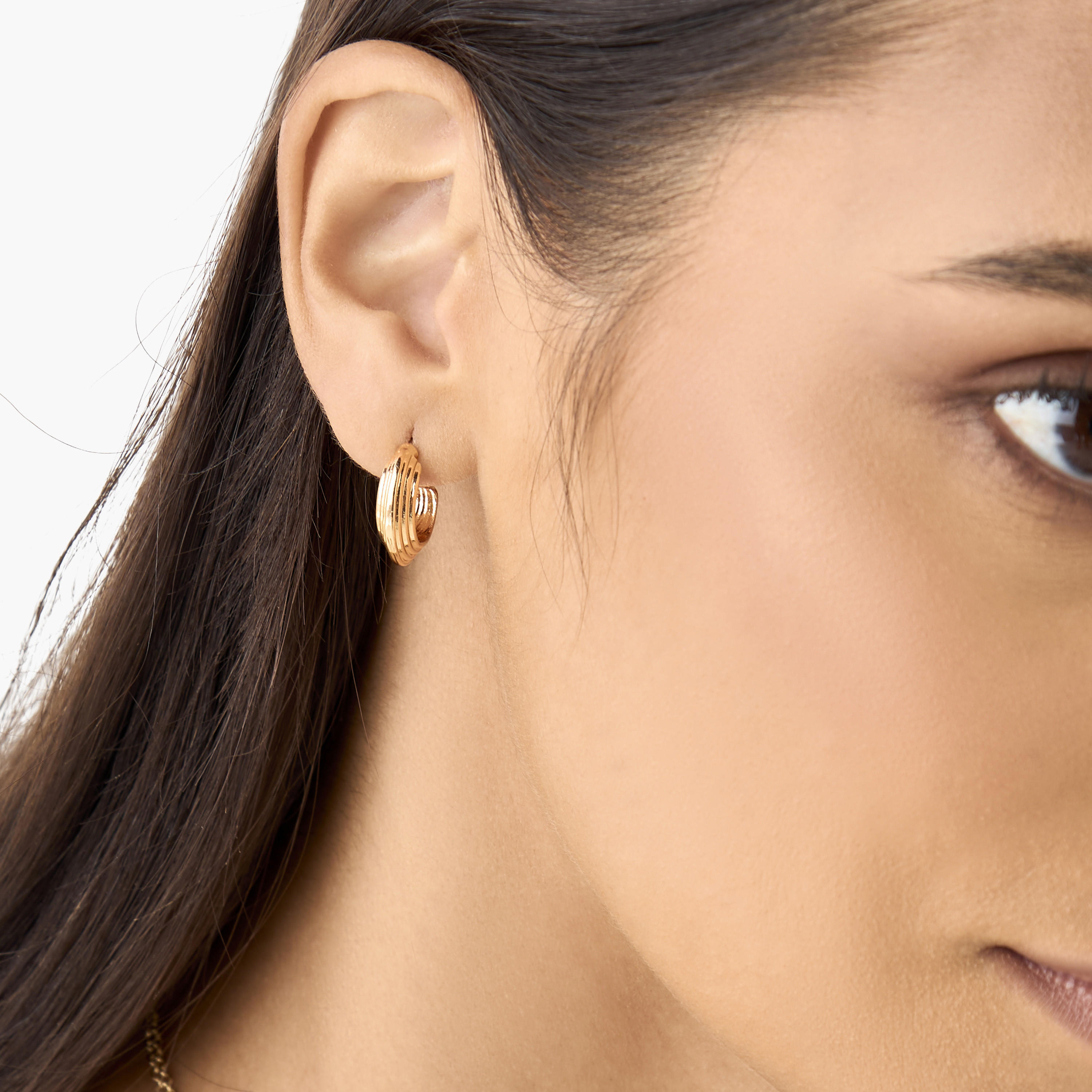 حلقان ميتاليك بمكبس إغلاق خلفي - طقم من 6-women-watchesandjewellery-jewellery-earrings-image-2
