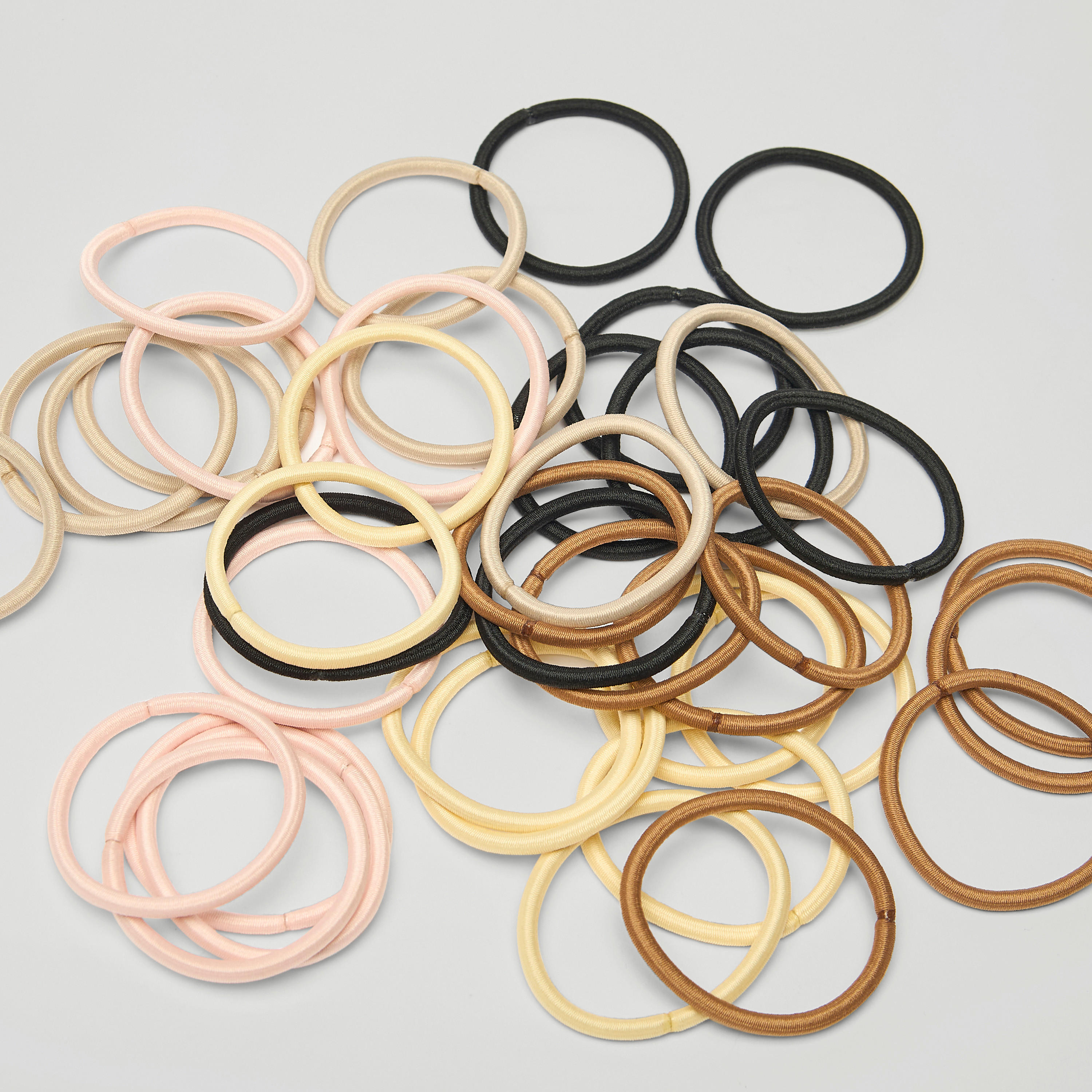 ربطات شعر مطّاطيّة سادة من جلوو - طقم من 40 قطعة-women-hairaccessories-scrunchies-image-1