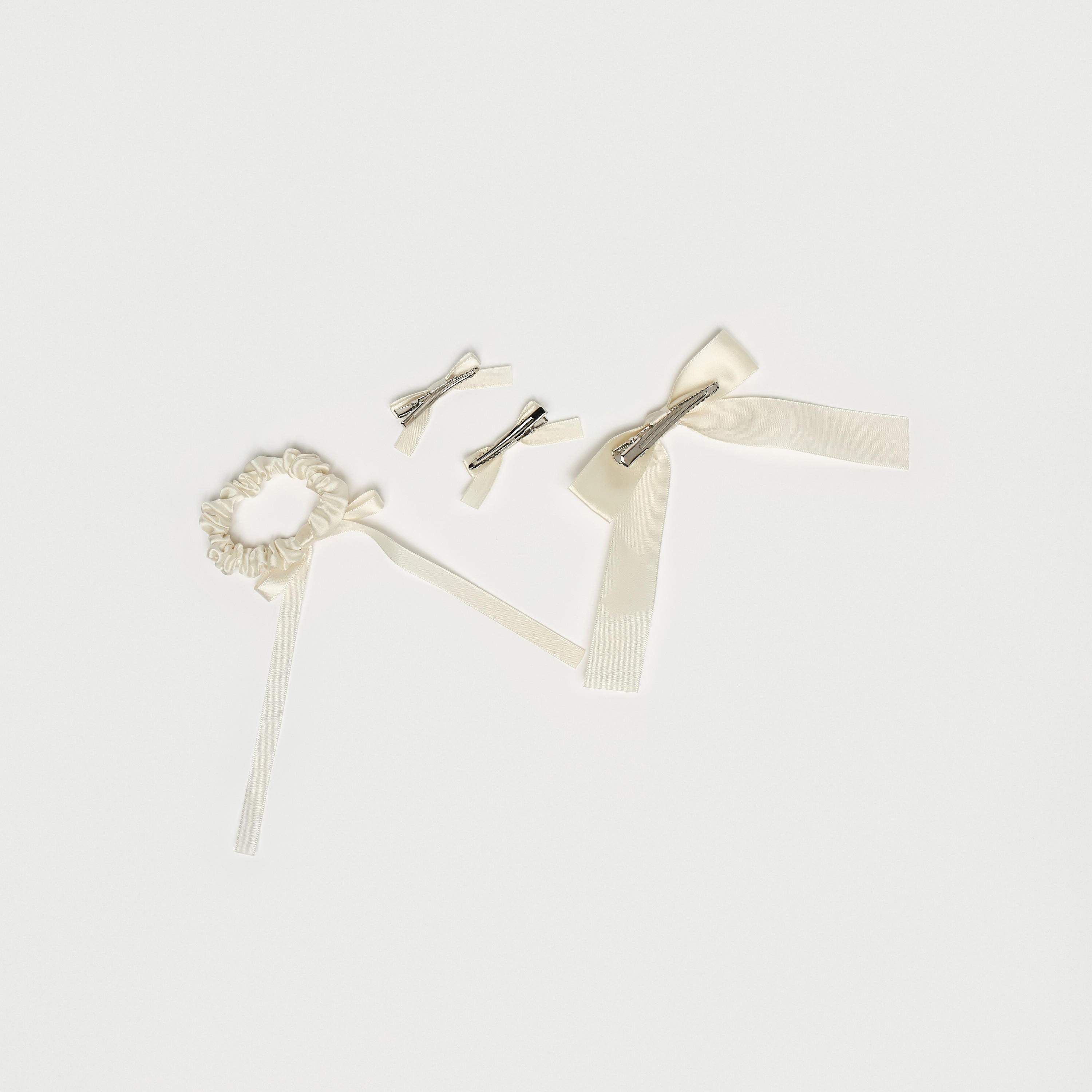 طقم اكسسوارات شعر 4 قطع بفيونكة من جلو-women-hairaccessories-image-2