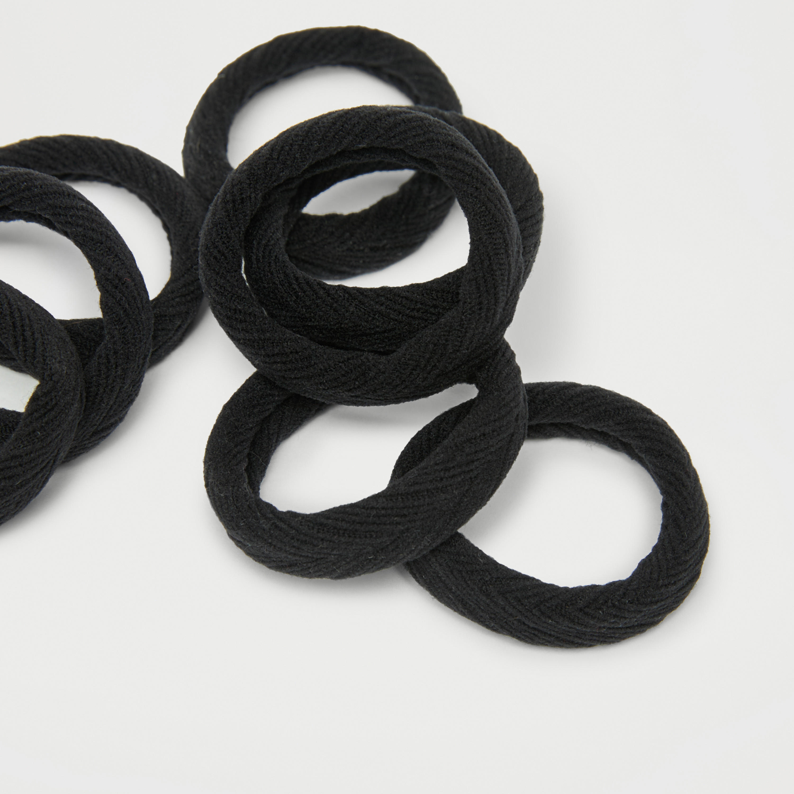 ربطات شعر مطّاطيّة سادة من جلوو - طقم 8 قطع-women-hairaccessories-scrunchies-image-1