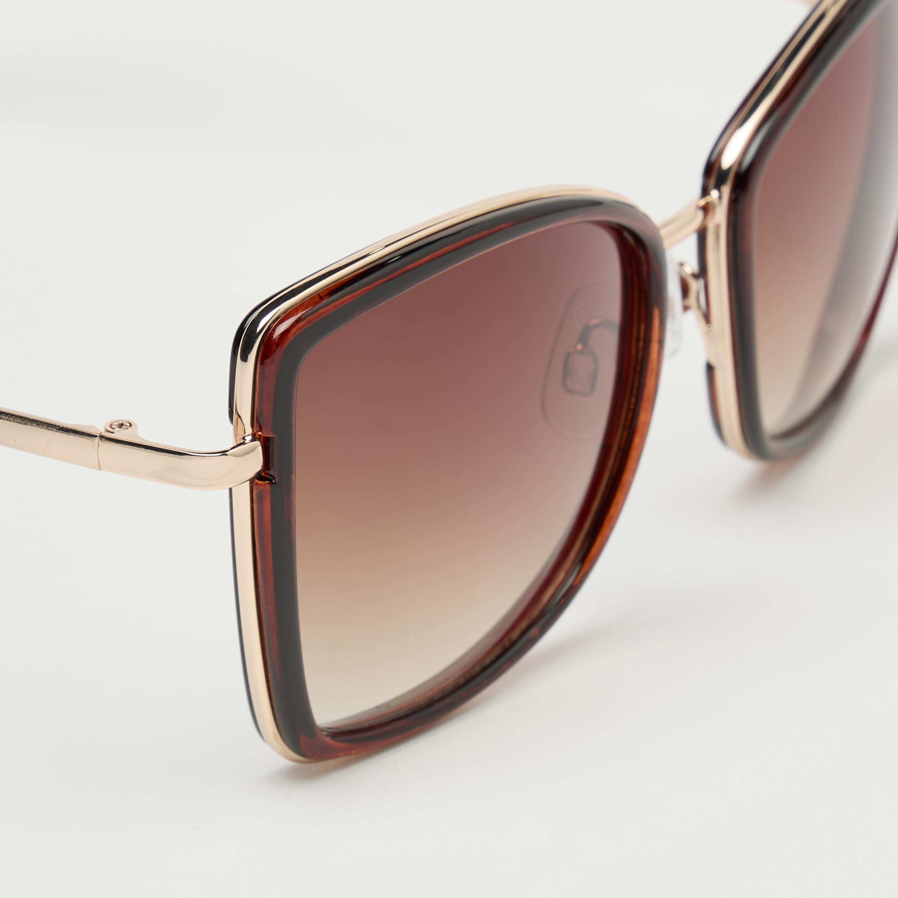 نظّارة شمسية ملونة بإطار كامل ووسادات أنف-women-sunglasses-image-4