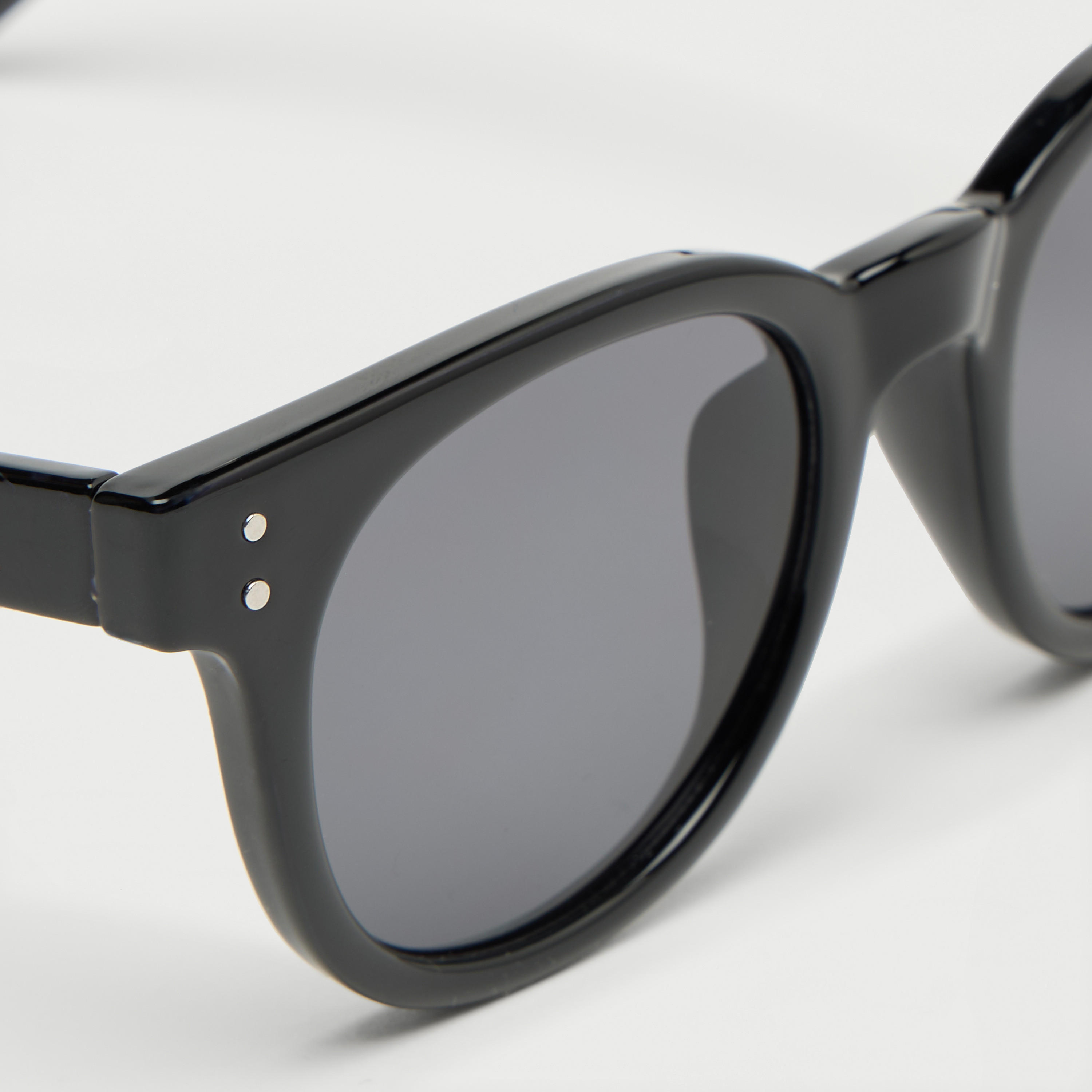 نظّارة شمسية بعدسات ملونة وإطار كامل-women-sunglasses-image-1