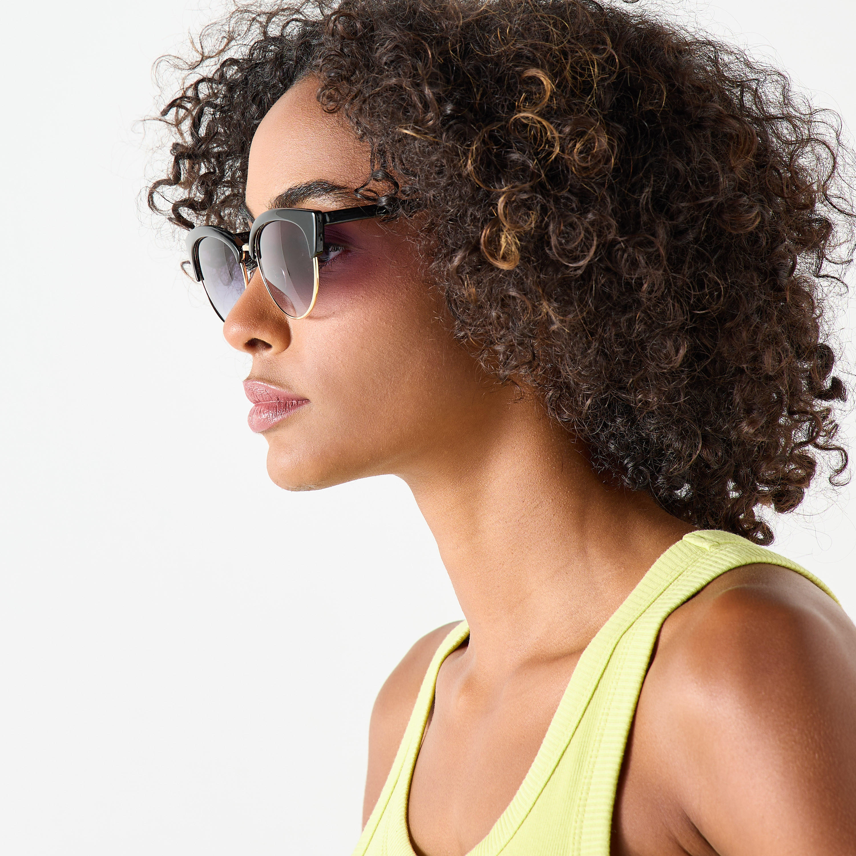 نظّارة شمسيّة بعدسات ملوّنة وإطار كامل ووسادات أنف-women-sunglasses-image-2
