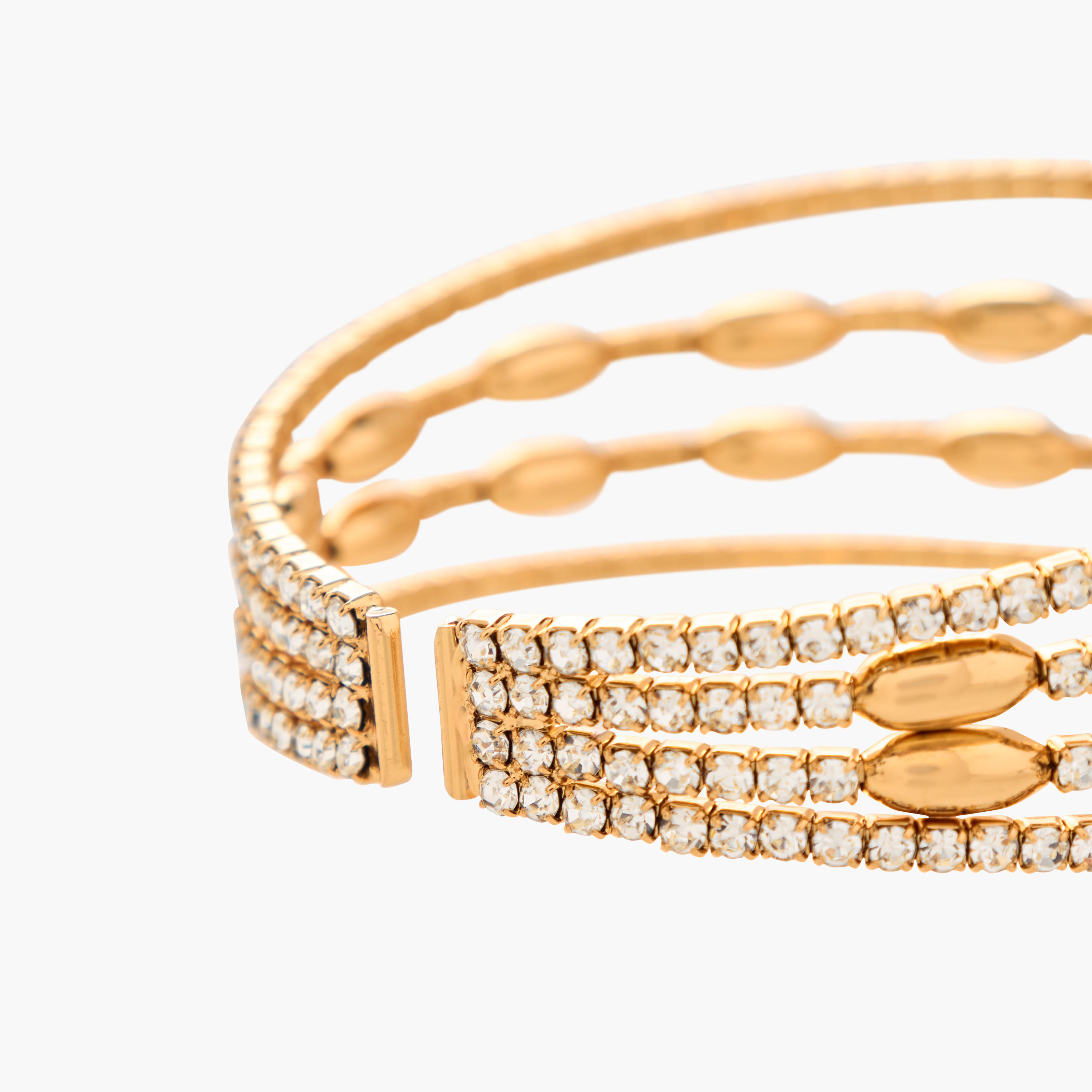 سوار مزين بأحجار من جلوو-women-watchesandjewellery-jewellery-banglesandbracelets-image-4