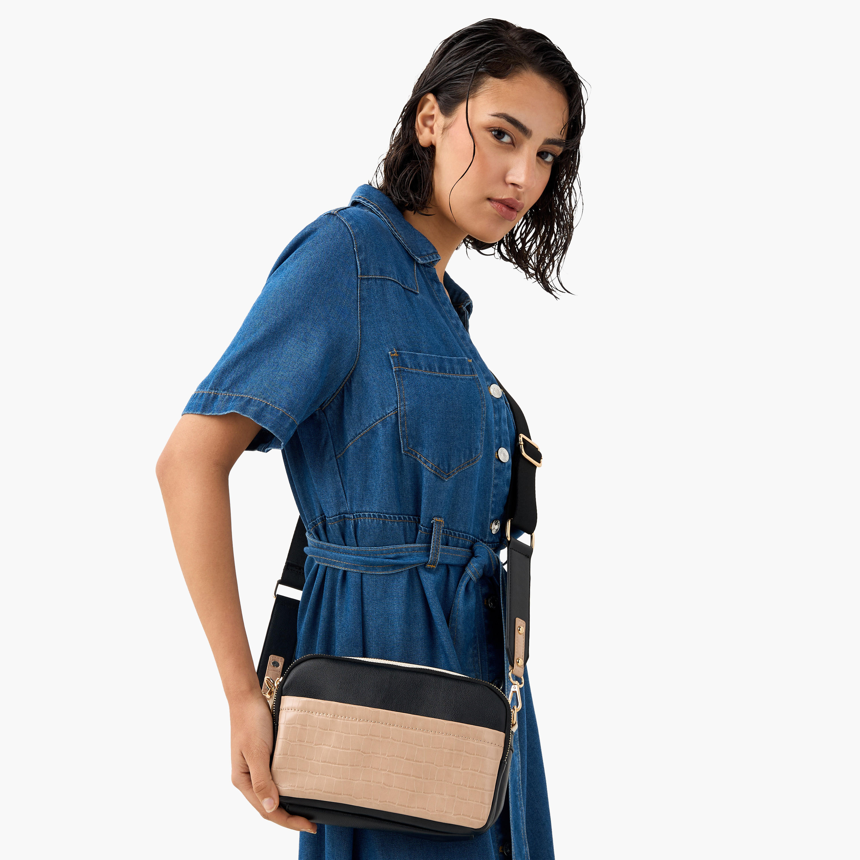 شنطة كروس بودي بسحاب إغلاق وحزام قابل للتعديل وتصميم قوالب ملونة-women-bagsandwallets-handbags-image-2