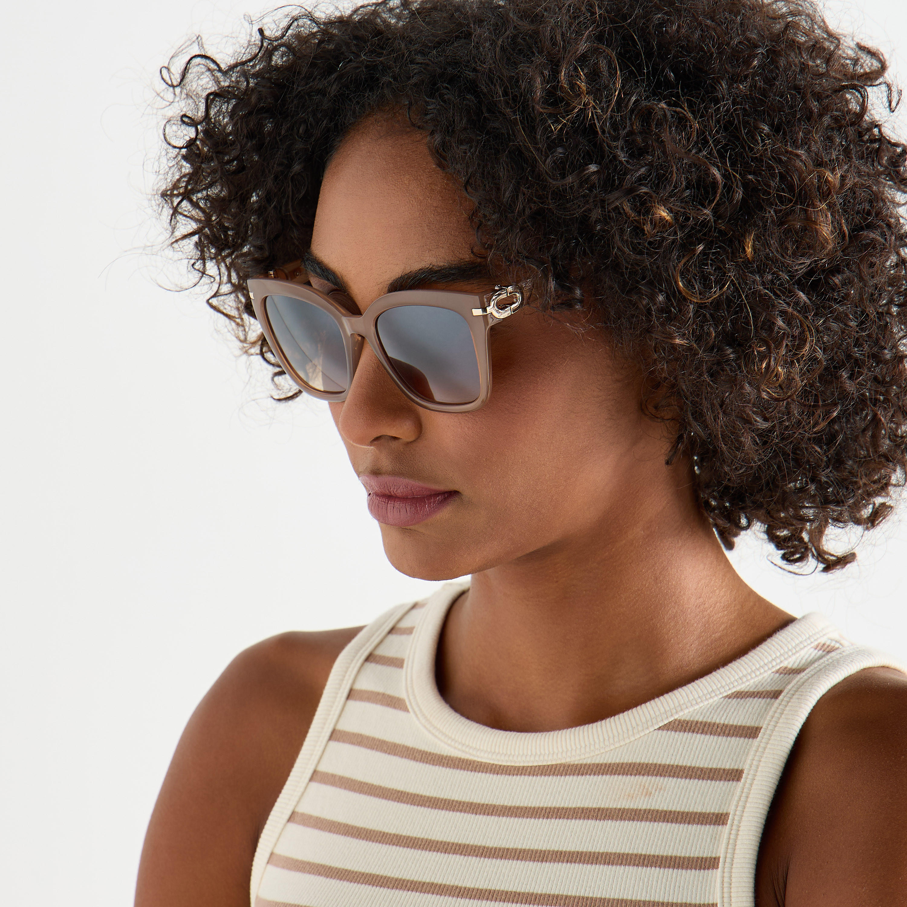 نظارة شمسية بإطار كامل وعدسات ملوّنة-women-sunglasses-image-2