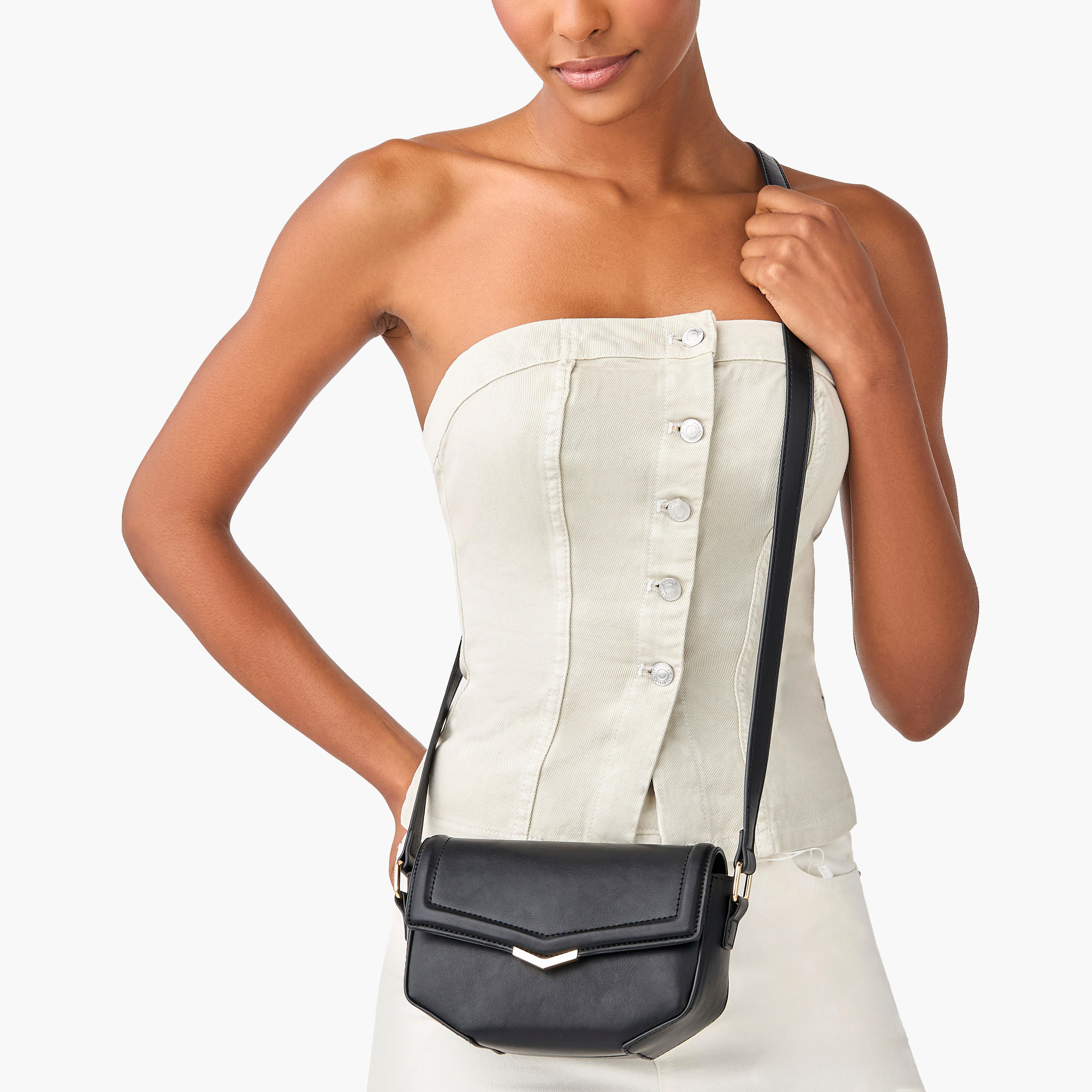 شنطة كروس بودي بحزام قابل للتعديل وطية إغلاق وتفاصيل ميتاليك-women-bagsandwallets-handbags-image-2