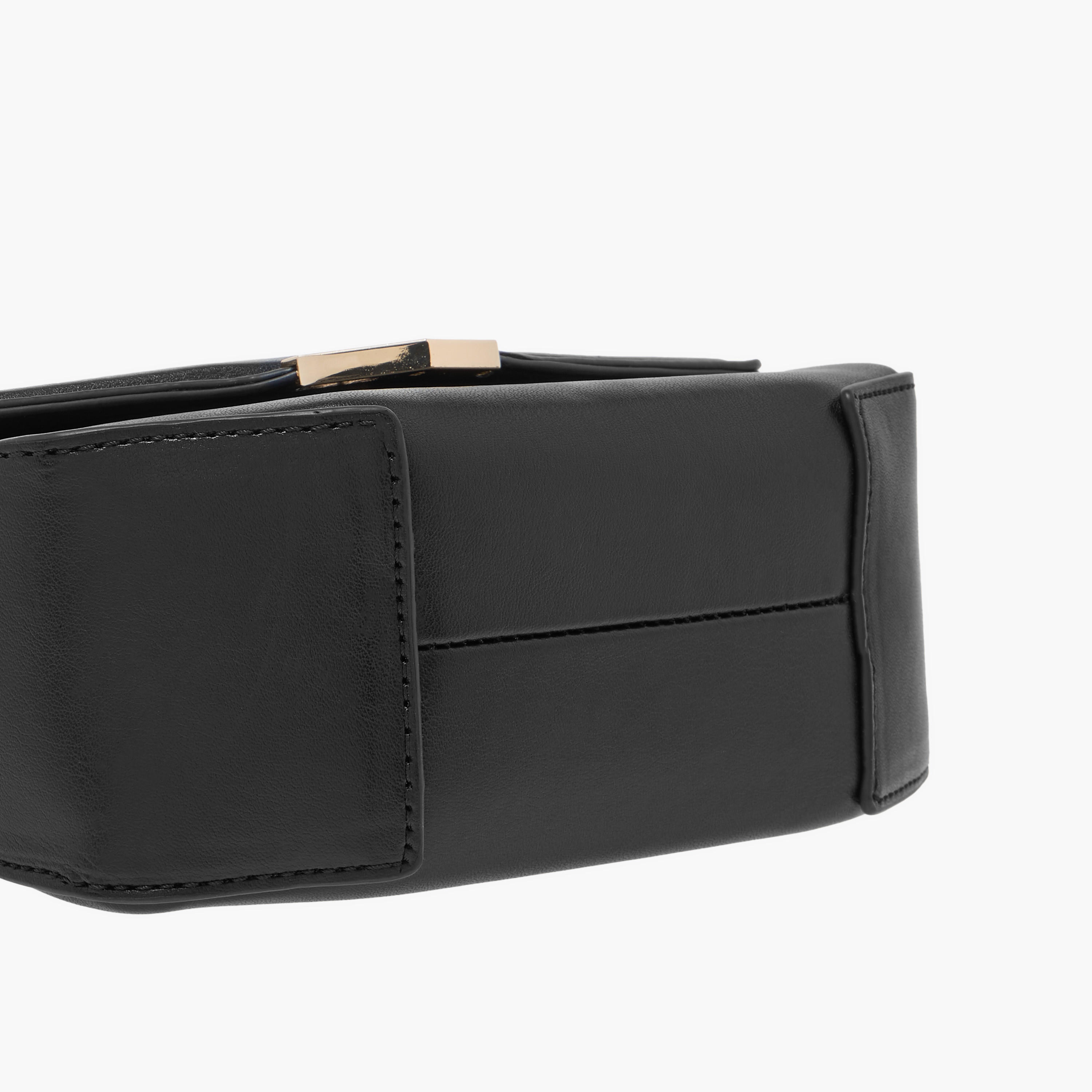 شنطة كروس بودي بحزام قابل للتعديل وطية إغلاق وتفاصيل ميتاليك-women-bagsandwallets-handbags-image-6
