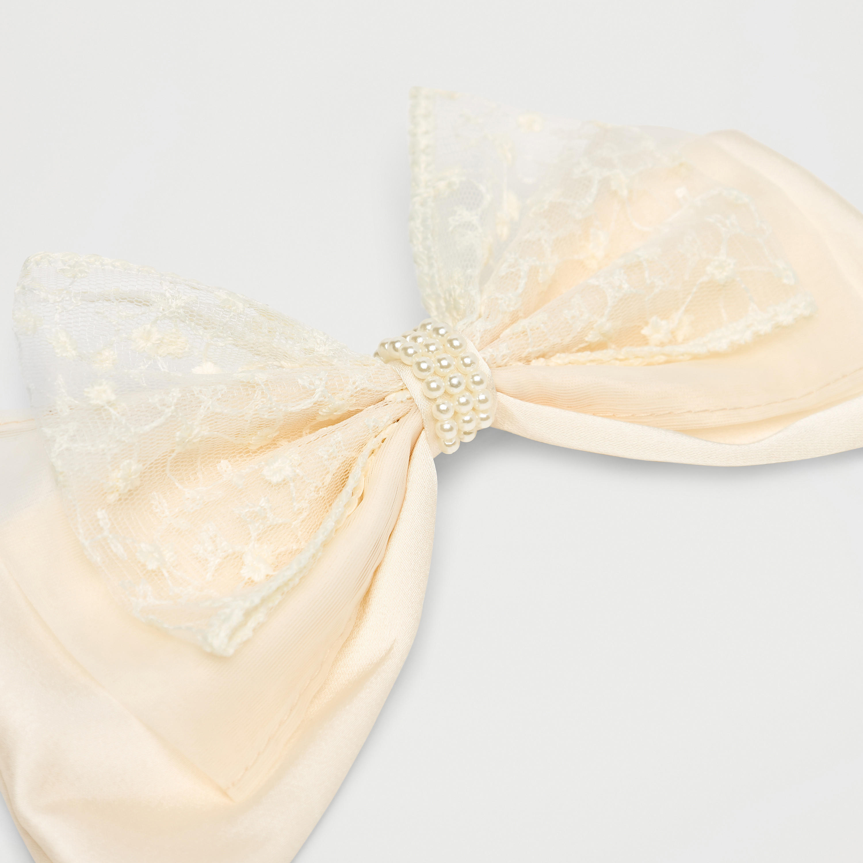 مشبك شعر فيونكة مزينة باللؤلؤ وبتفاصيل دانتيل-women-hairaccessories-clips-image-4