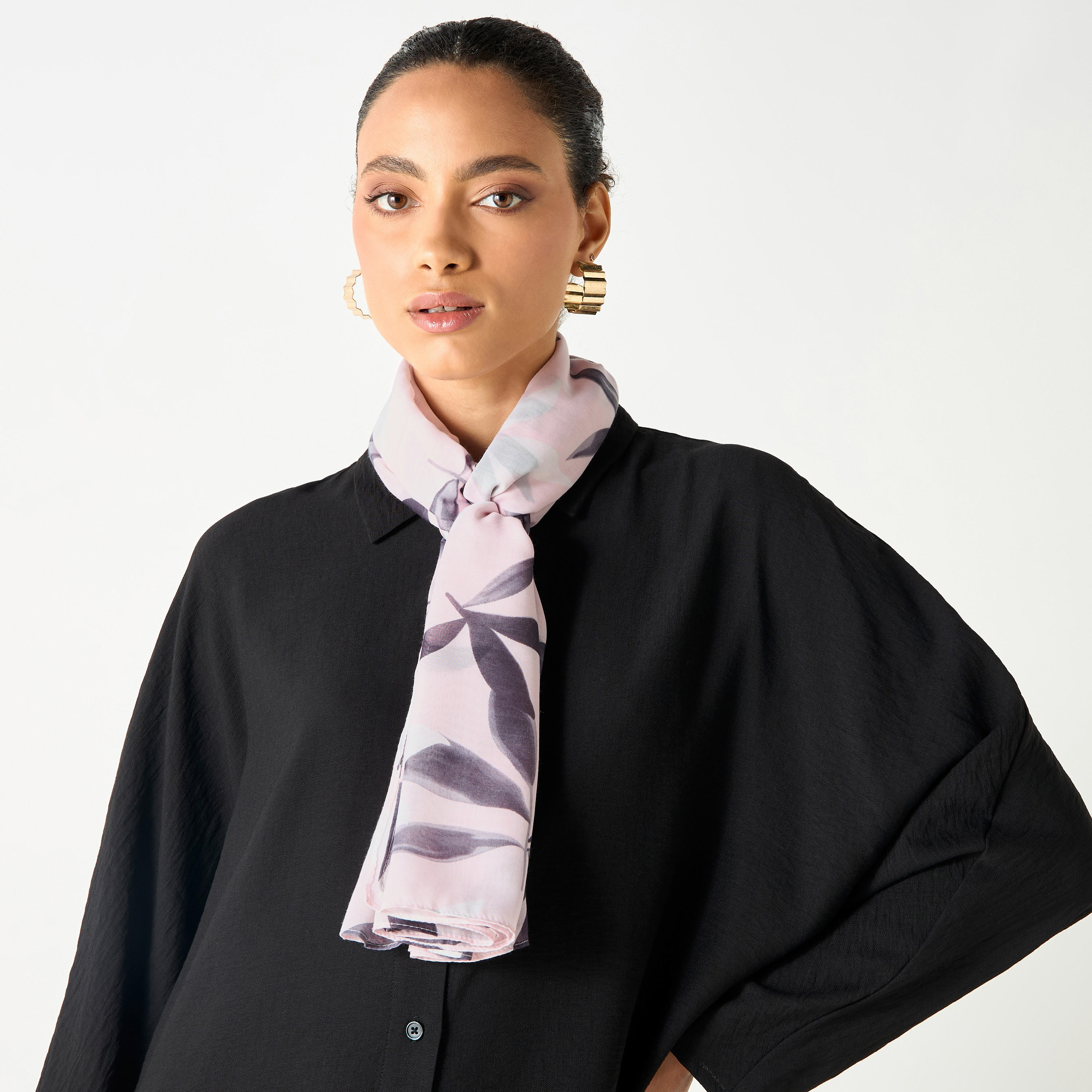 وشاح بطبعات أزهار-women-clothingaccessories-scarves-image-2