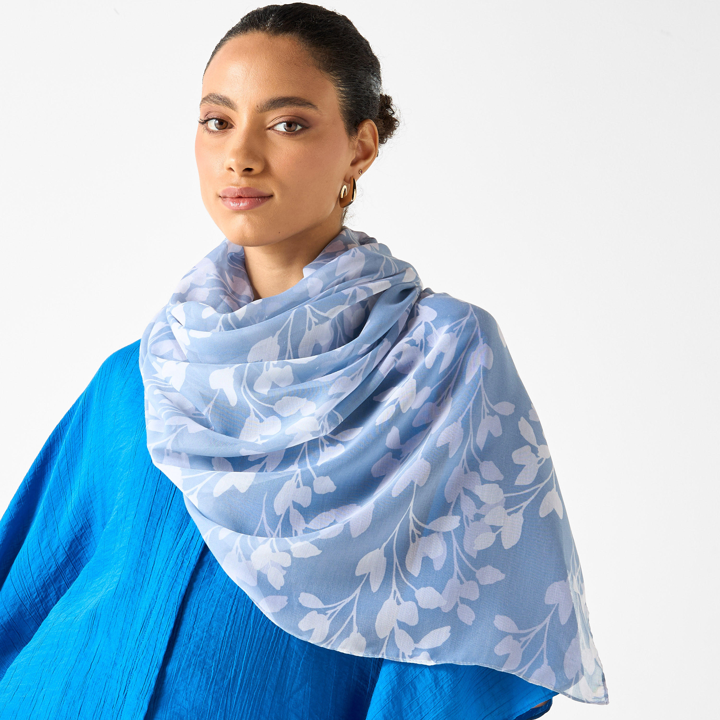 وشاح بطبعات أزهار-women-clothingaccessories-scarves-image-2