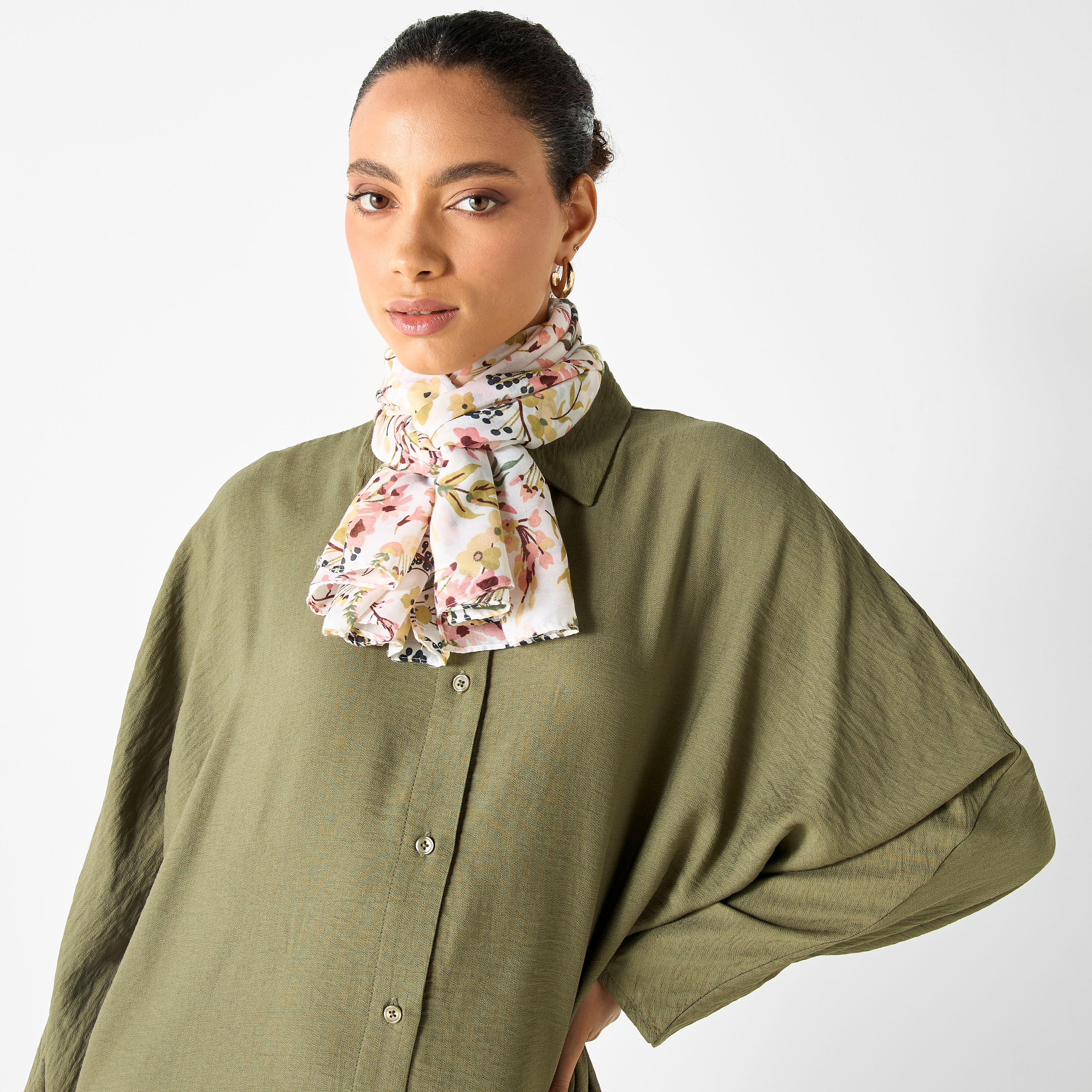 وشاح بطبعات أزهار-women-clothingaccessories-scarves-image-2