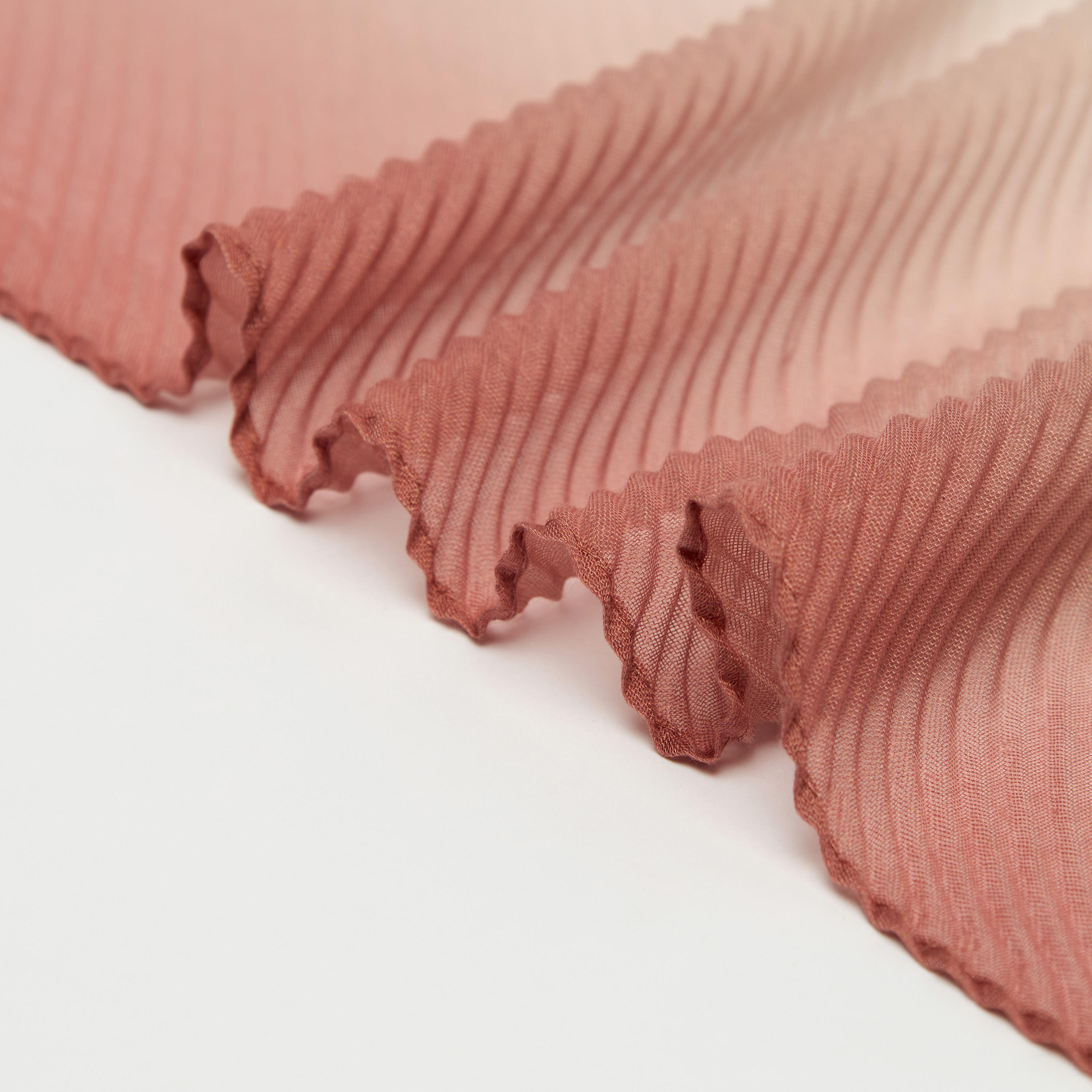 وشاح متدرج اللون بطيات-women-clothingaccessories-scarves-image-4