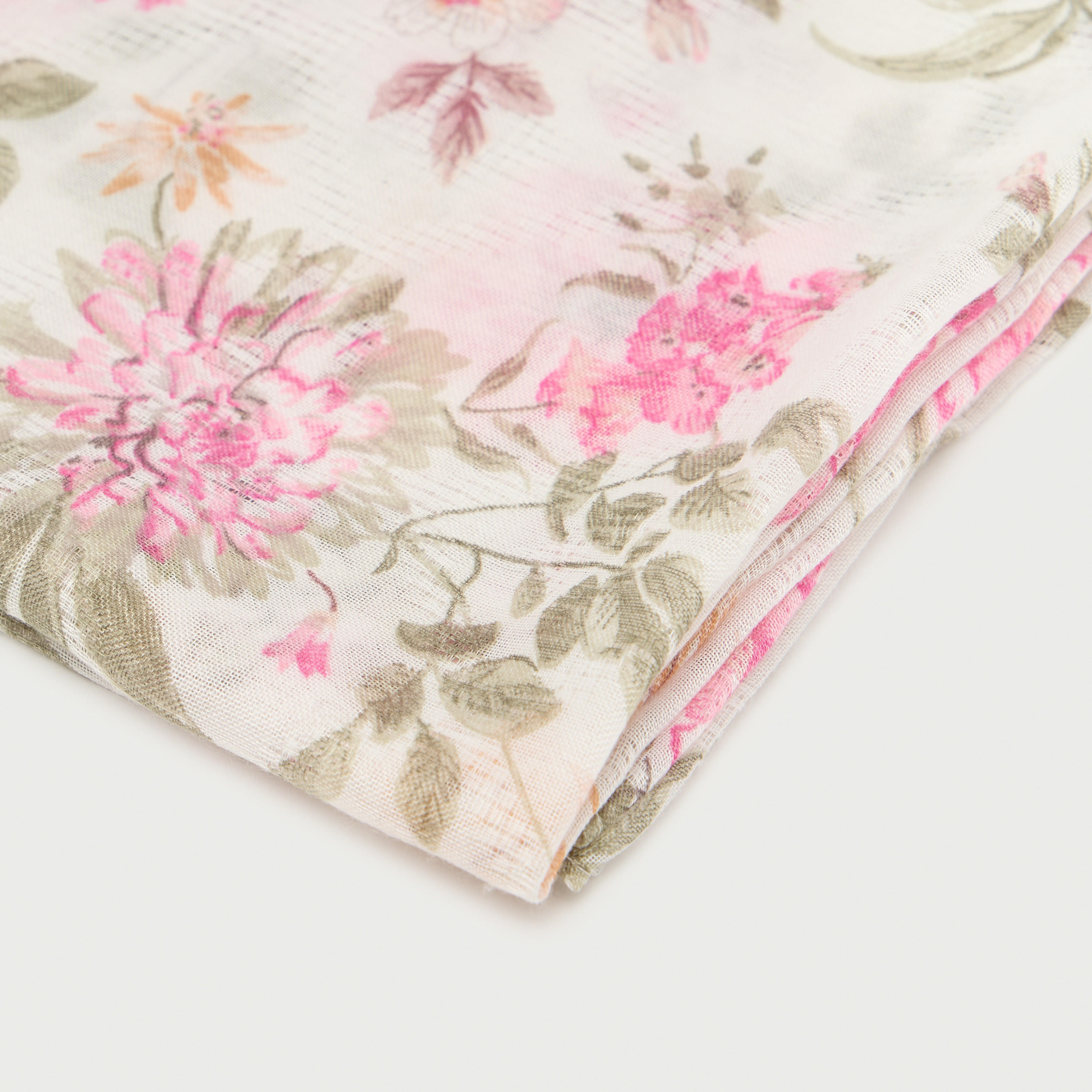 وشاح بطبعات أزهار-women-clothingaccessories-scarves-image-4