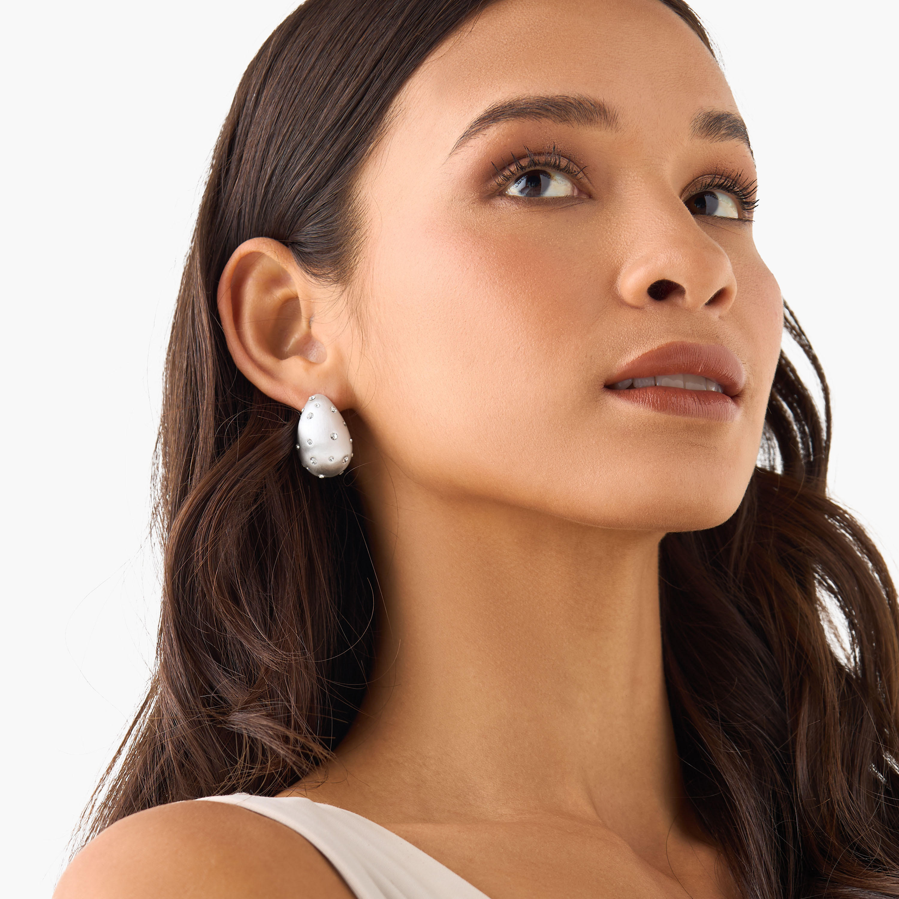حلق مزيّن بمكبس إغلاق خلفي-women-watchesandjewellery-jewellery-earrings-image-4
