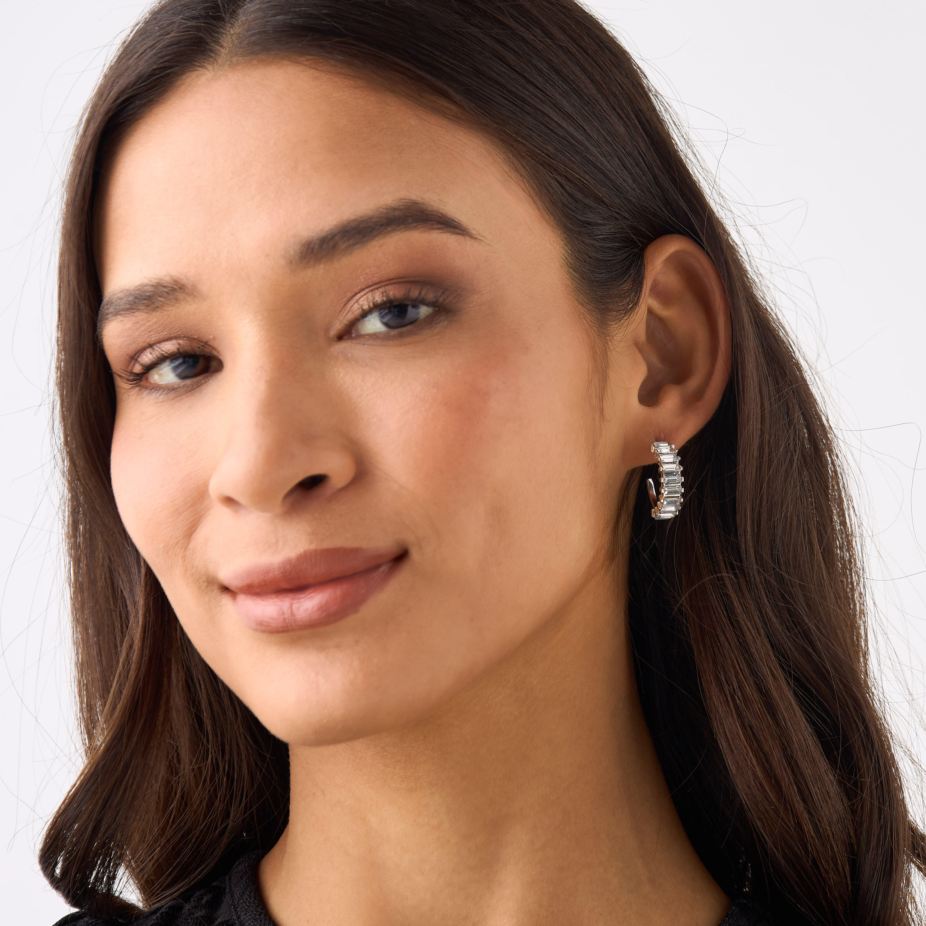 حلقان ميتاليك مزيّنة ومرصعة بمكبس إغلاق خلفي - طقم 9 أزواج-women-watchesandjewellery-jewellery-earrings-image-2