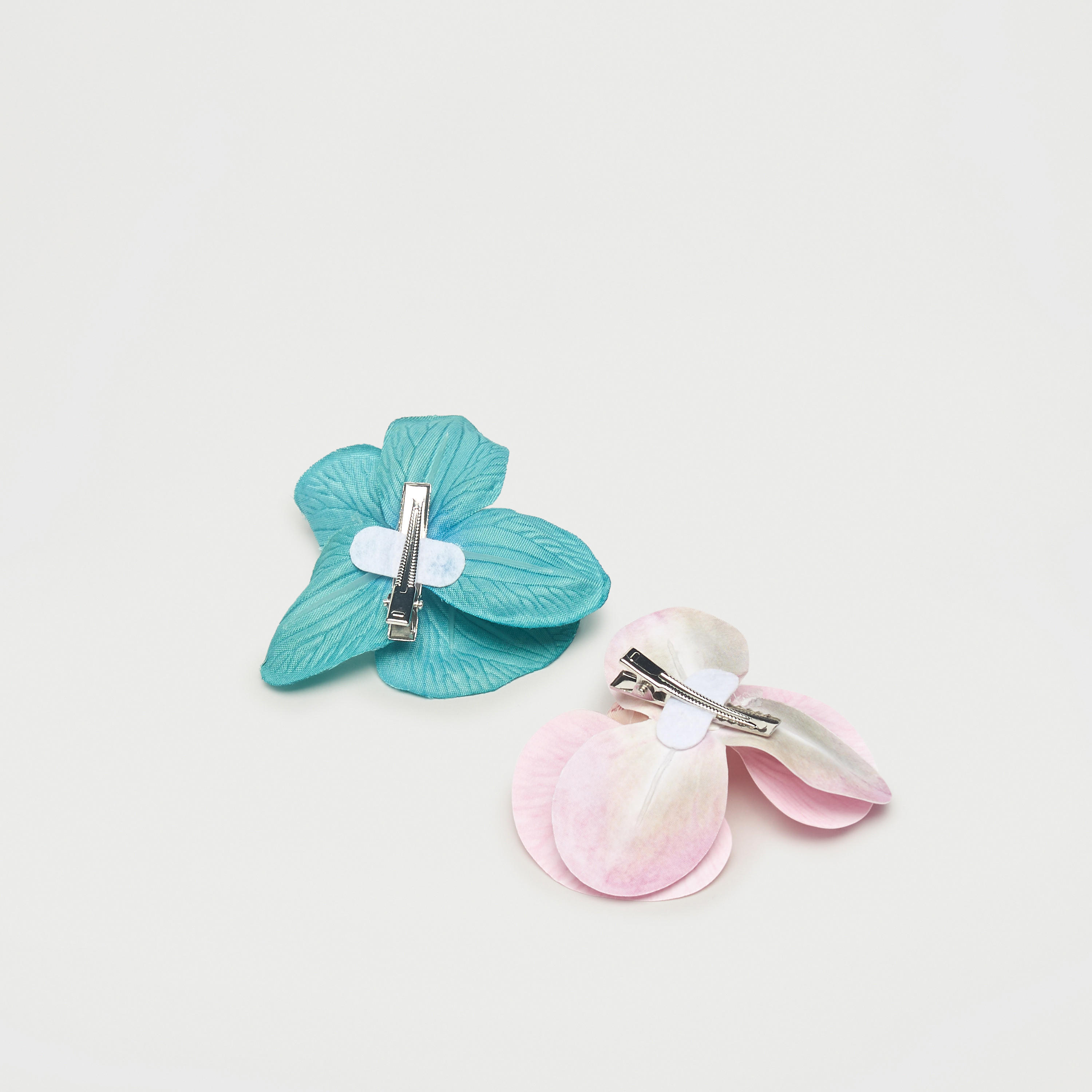 مشابك شعر بزينة زهرة - طقم من قطعتين-women-hairaccessories-clips-image-3