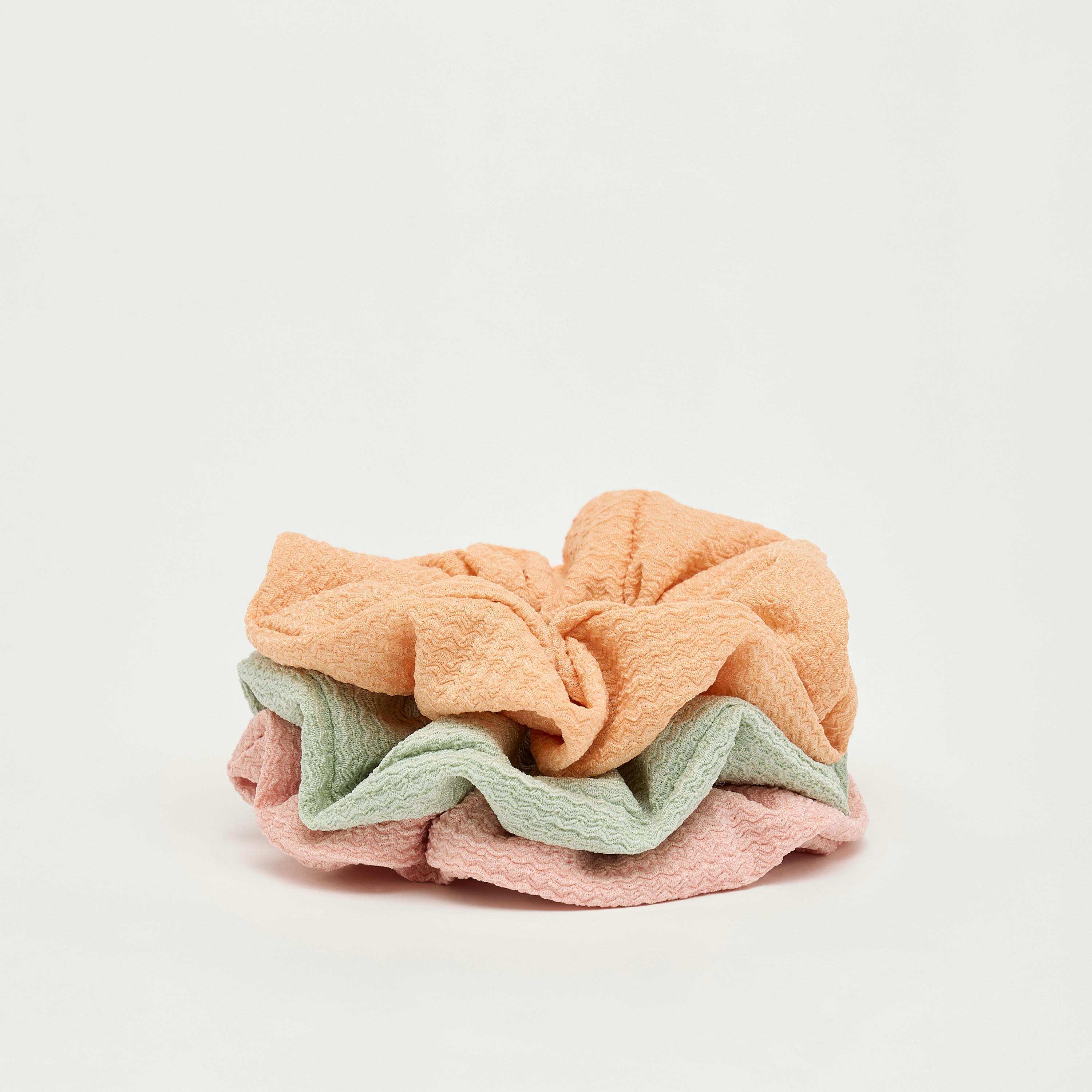 ربطات شعر بارزة الملمس - طقم 3 قطع-women-hairaccessories-scrunchies-image-5