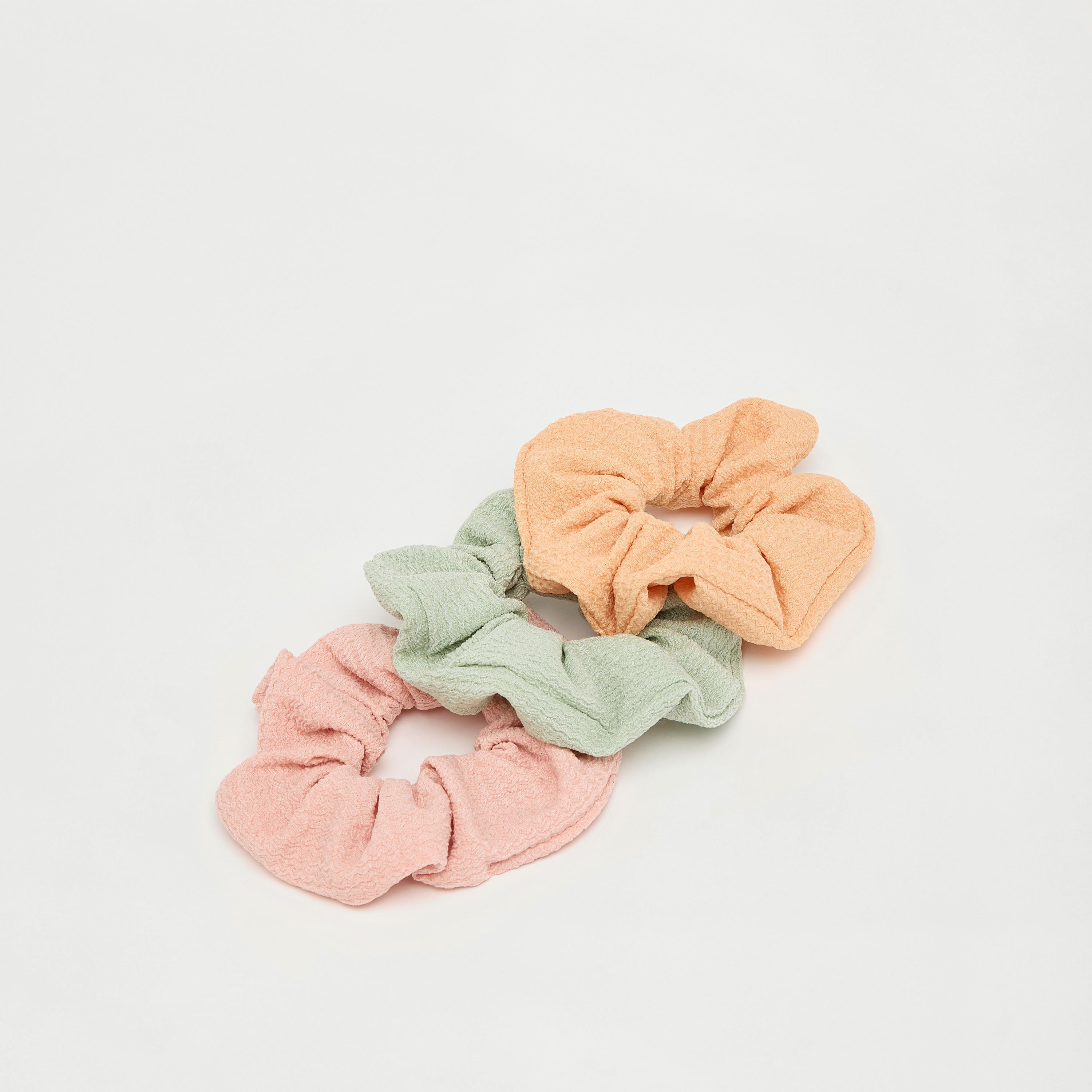 ربطات شعر بارزة الملمس - طقم 3 قطع-women-hairaccessories-scrunchies-image-3