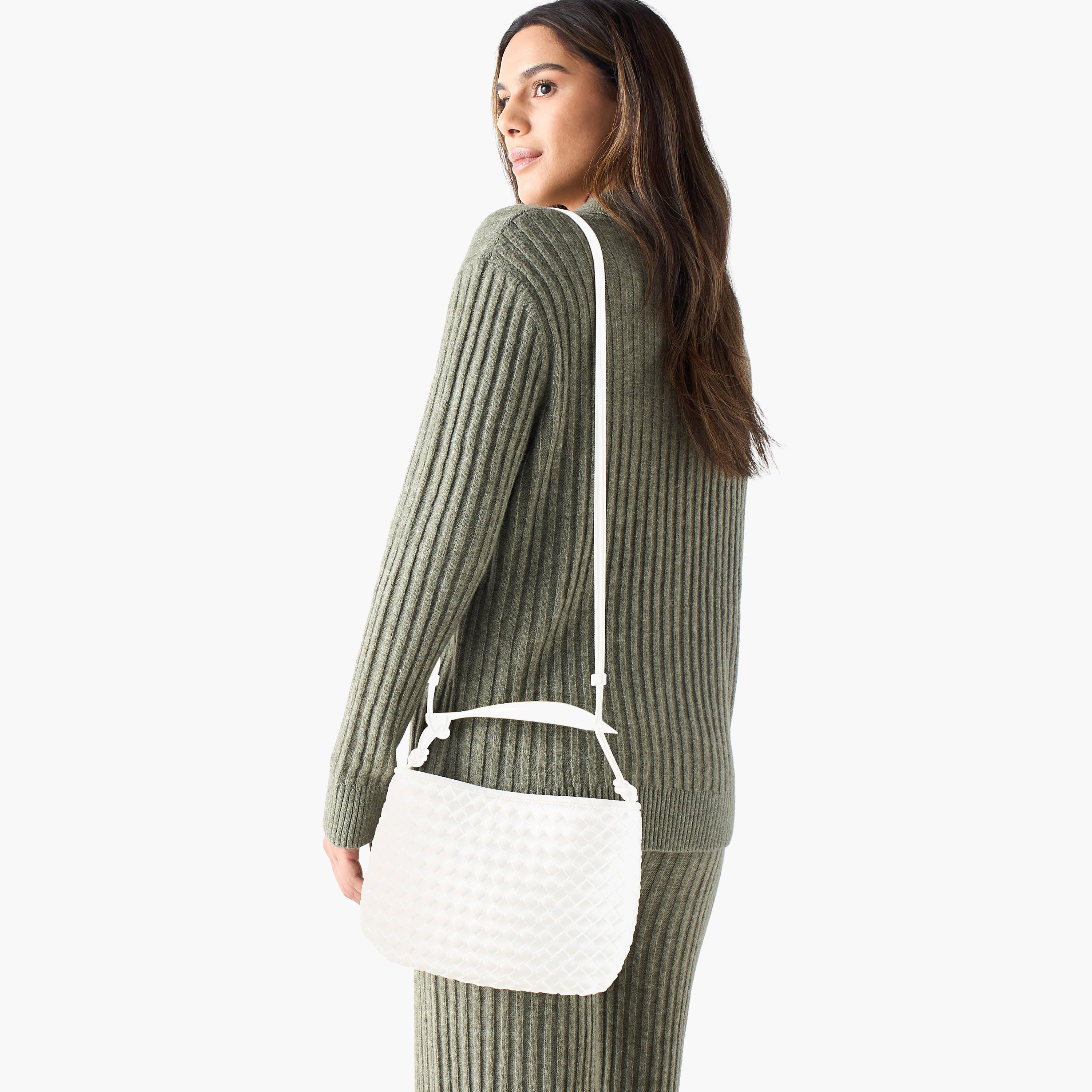 شنطة كروس بودي بارزة الملمس بمقبض وزر إغلاق كبّاس -women-bagsandwallets-handbags-image-2