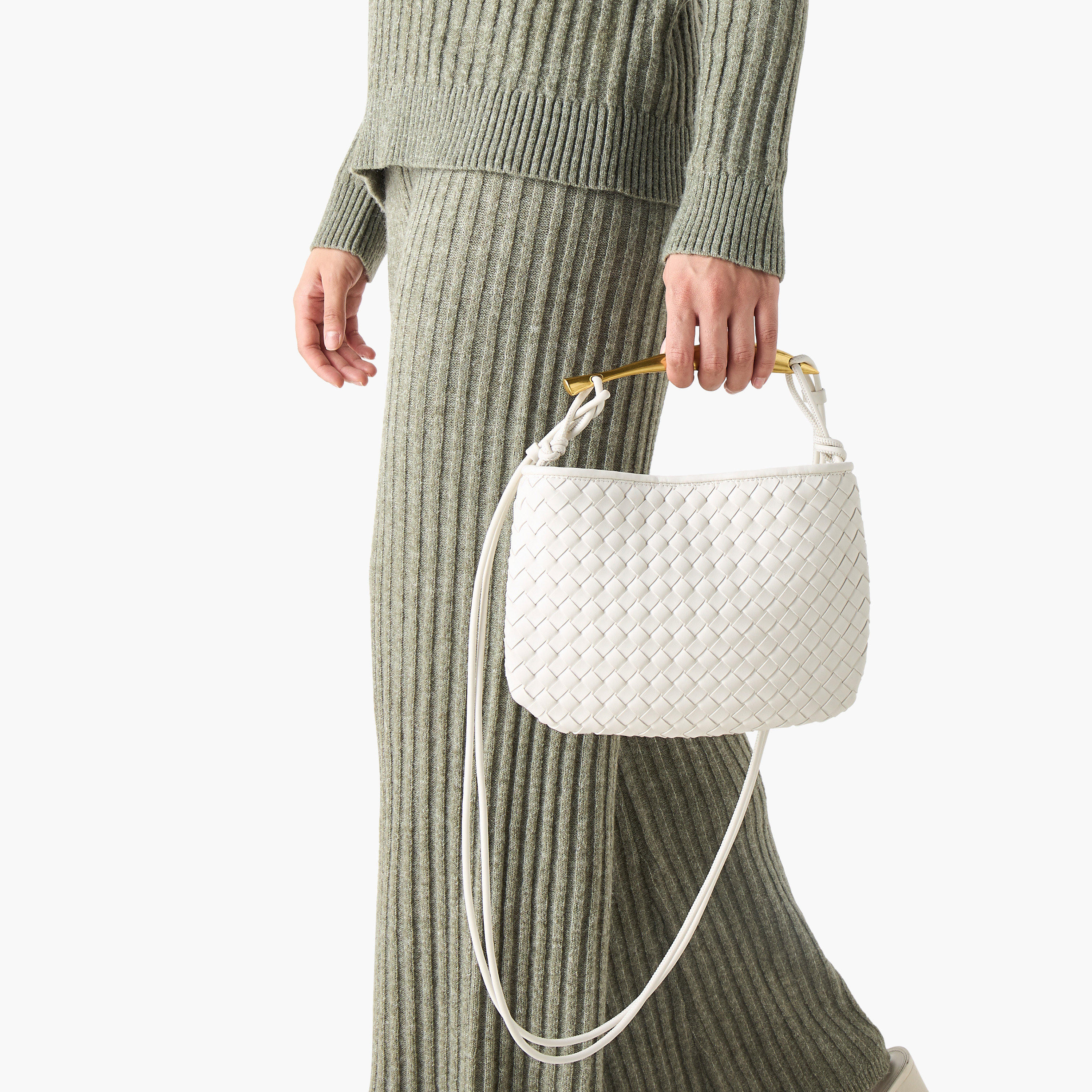 شنطة كروس بودي بارزة الملمس بمقبض وزر إغلاق كبّاس -women-bagsandwallets-handbags-image-7