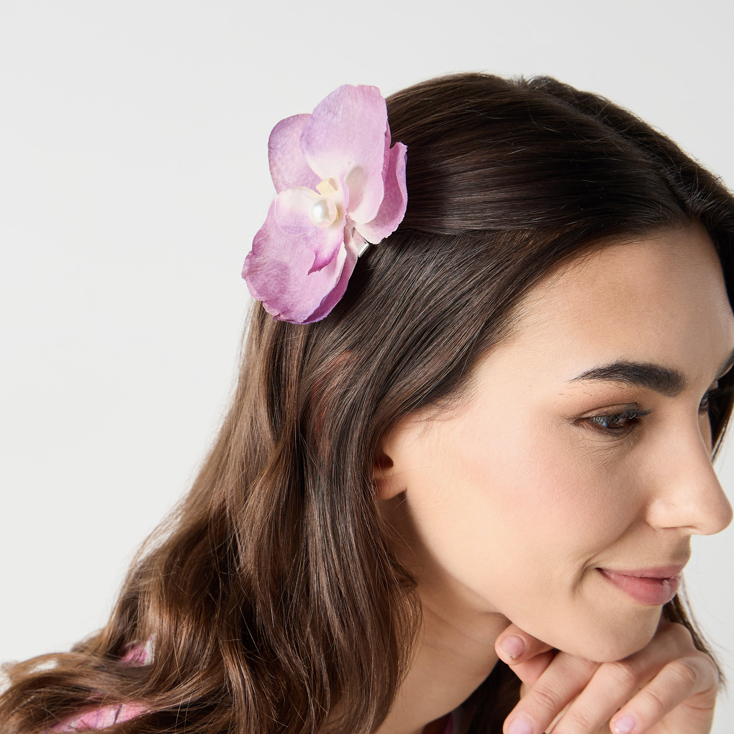 مشبك شعر بتصميم زهرة وتزيينات لؤلؤ - عبوة من قطعتين-women-hairaccessories-clips-image-2