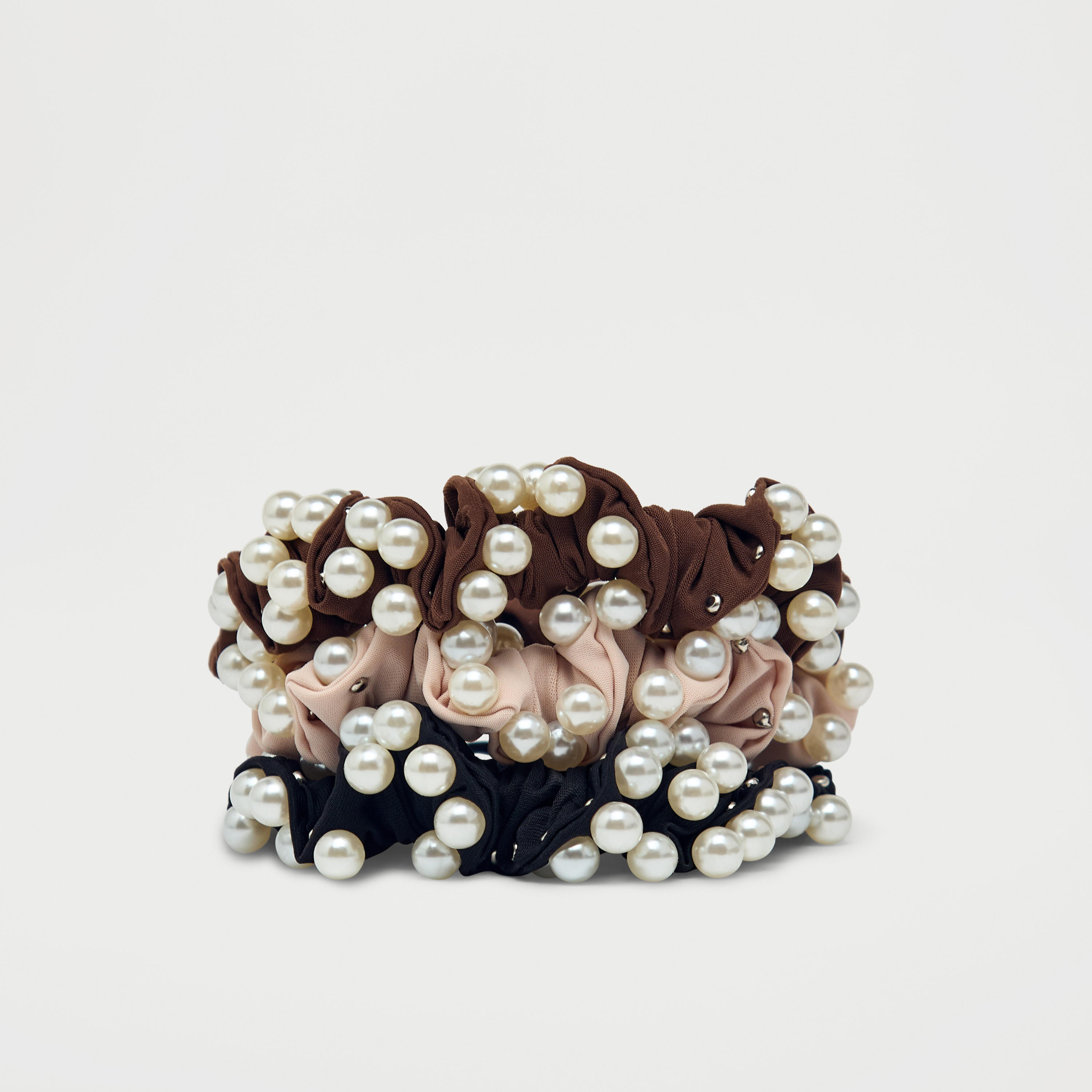 سكرنشي شعر مزينة باللؤلؤ - طقم 3 قطع-women-hairaccessories-scrunchies-image-1