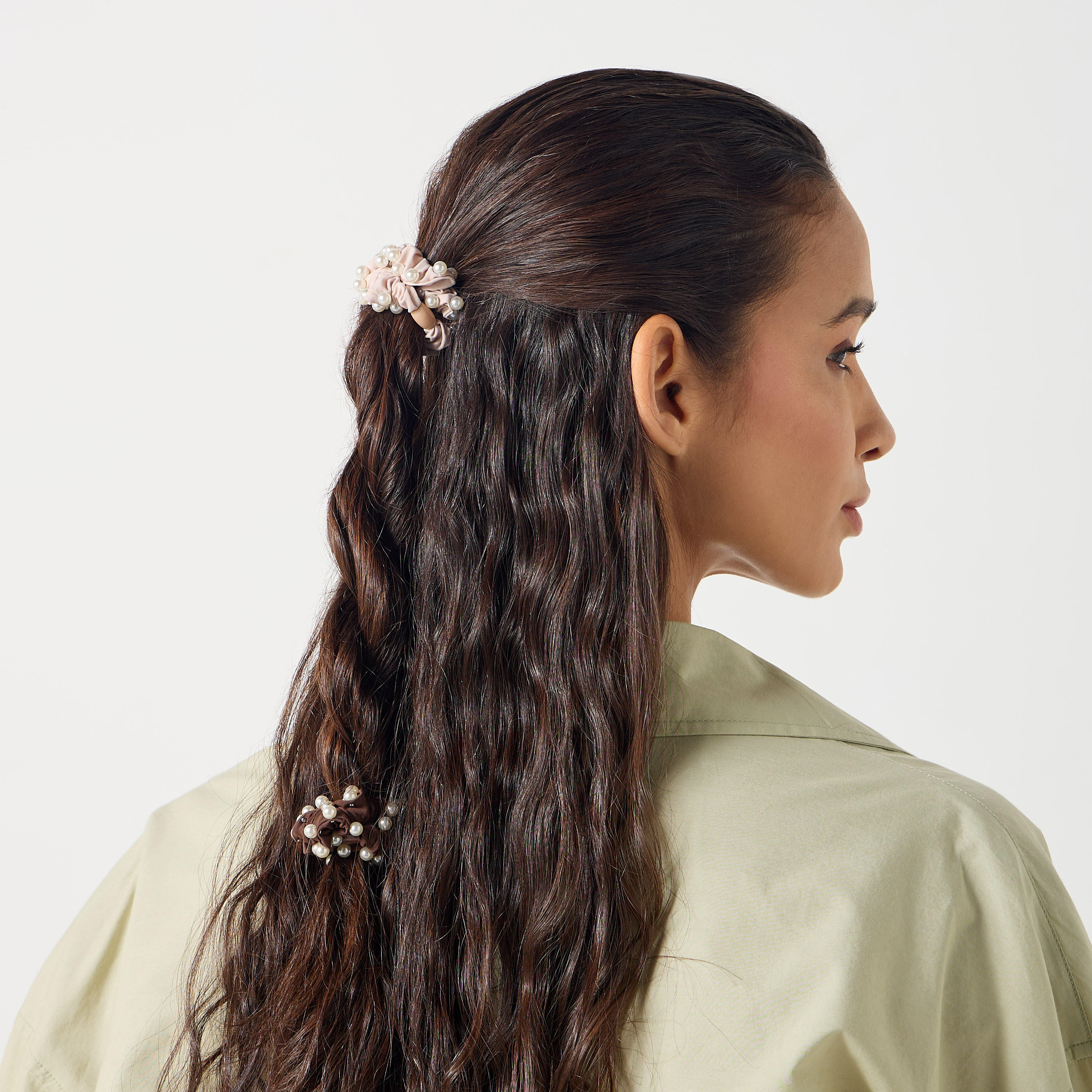 سكرنشي شعر مزينة باللؤلؤ - طقم 3 قطع-women-hairaccessories-scrunchies-image-2