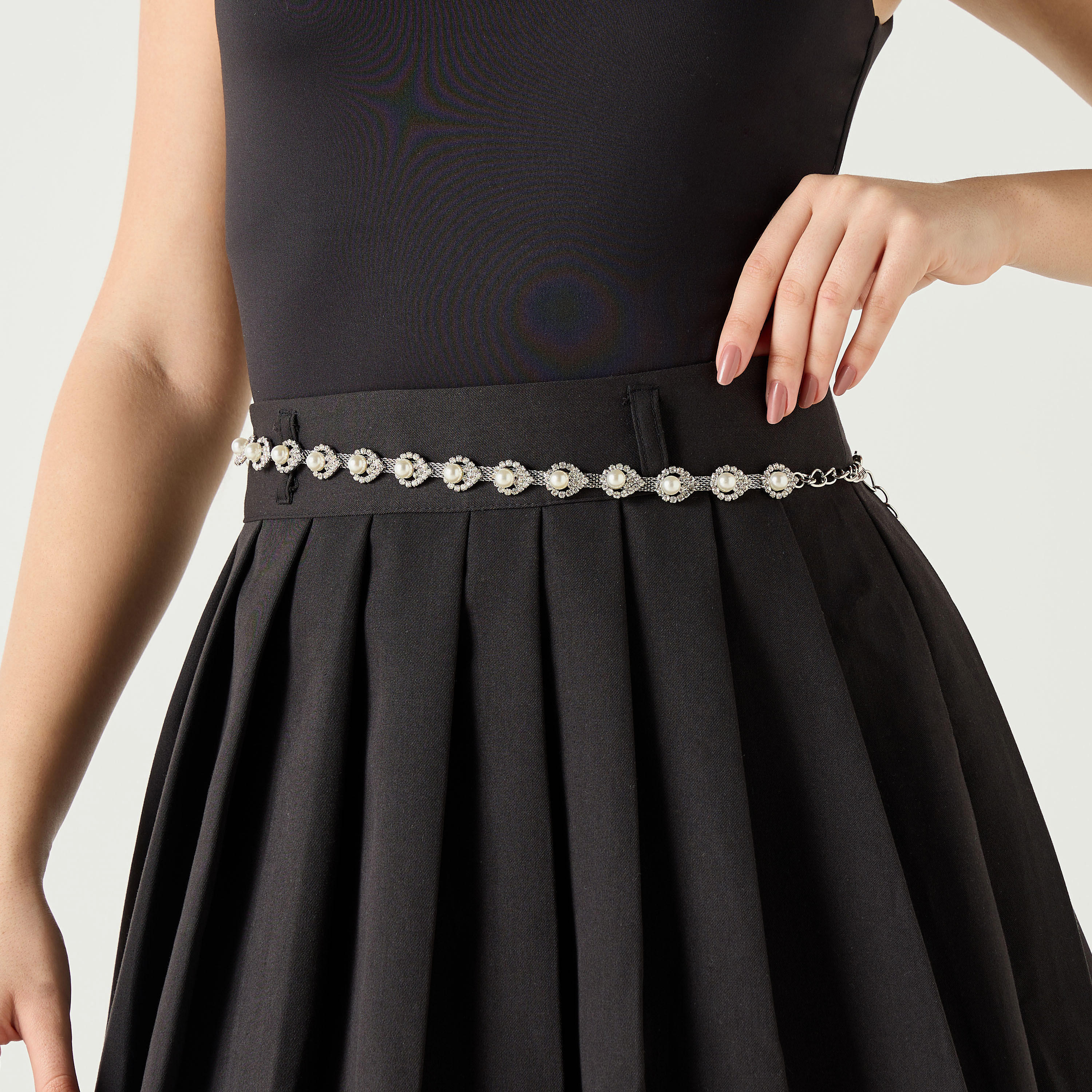 حزام بتزيينات لؤلؤ ومشبك إغلاق-women-clothingaccessories-belts-image-2