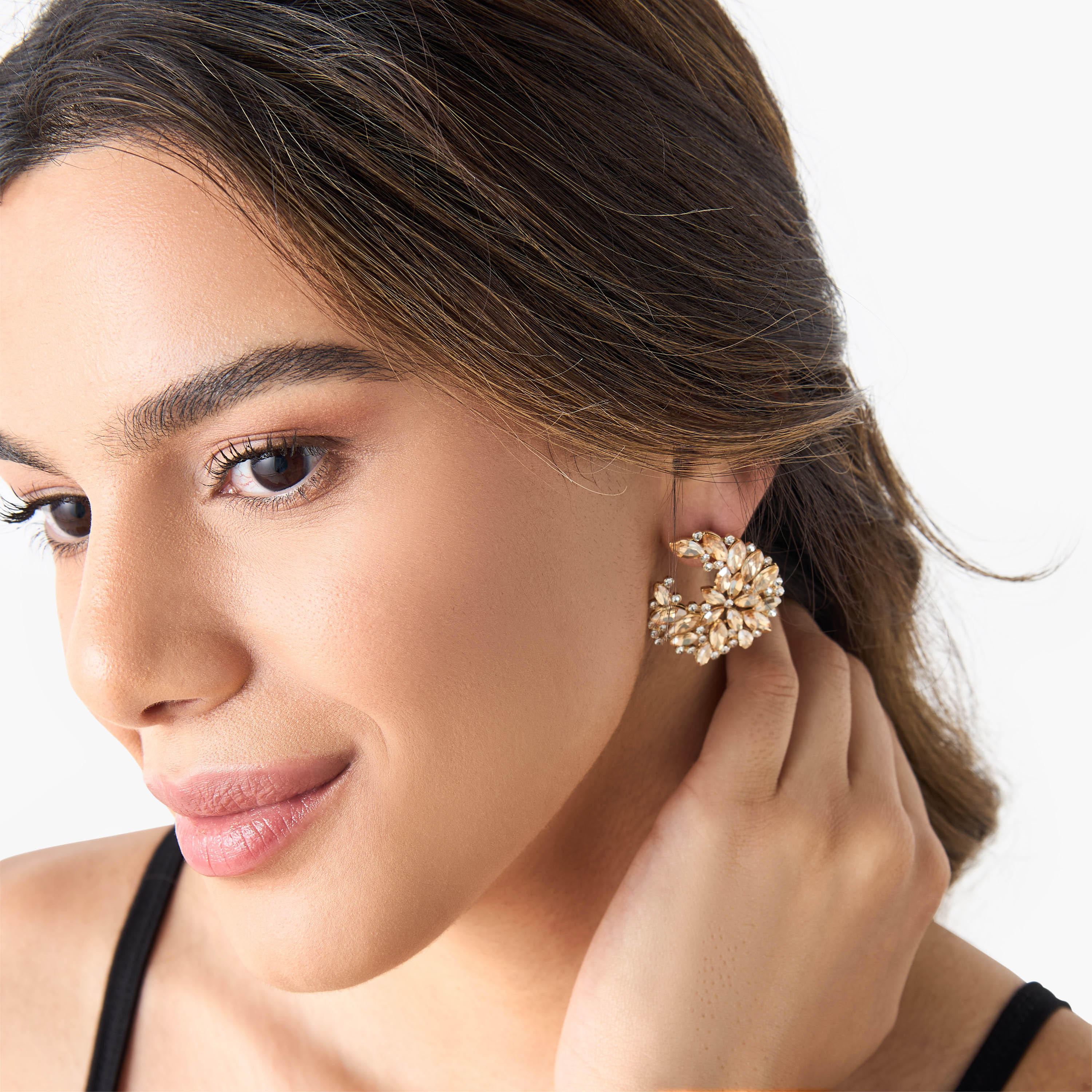 حلق بتزيينات حجر ومكبس إغلاق خلفي-women-watchesandjewellery-jewellery-earrings-image-2