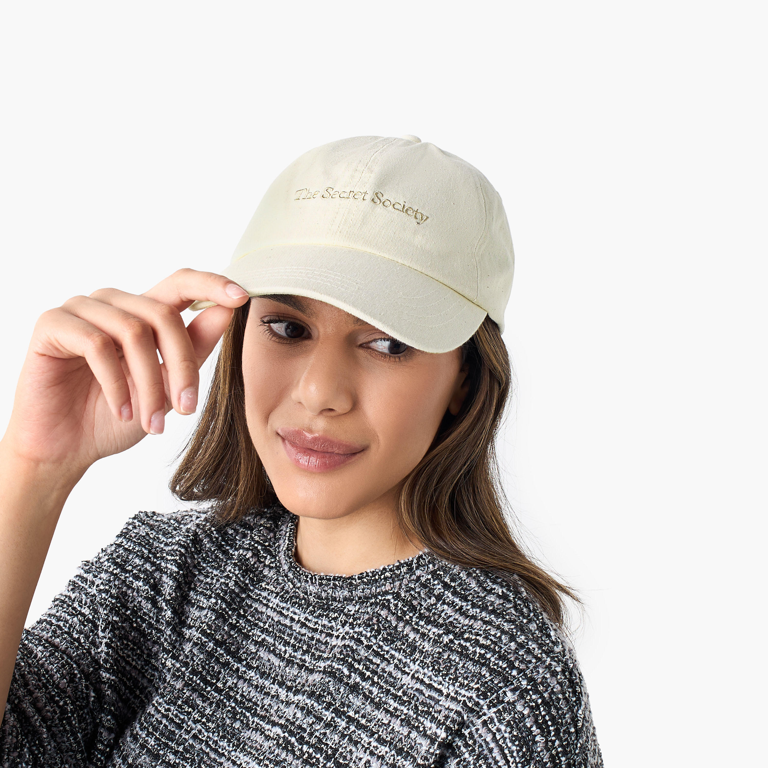 كاب مطرزة بحزام إبزيم للإغلاق-women-clothingaccessories-capsandhats-image-7